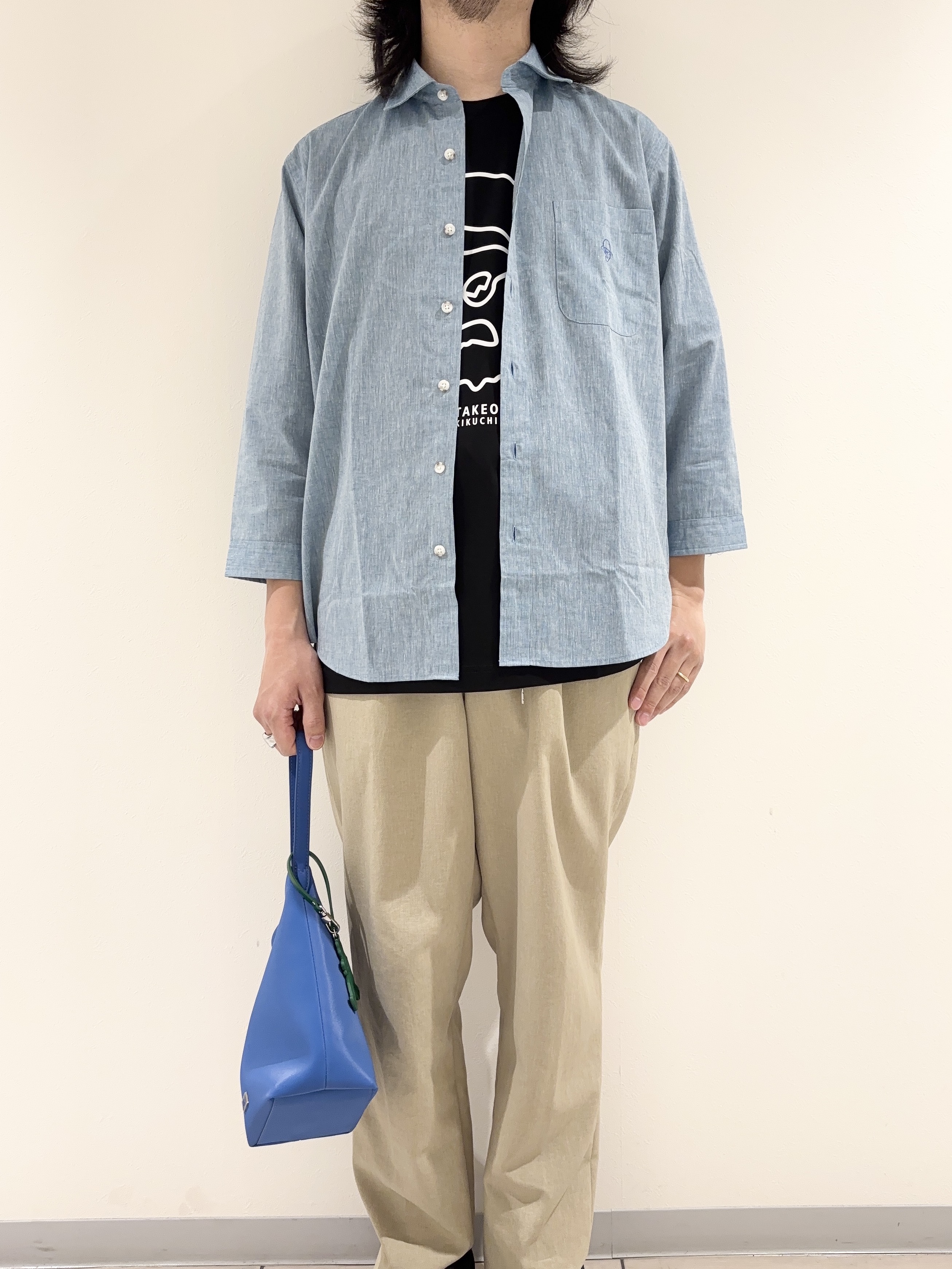 及川さんの「TAKEO KIKUCHI｜【接触冷感】ハイブリッド リネン 七分袖シャツ」を使ったコーディネート