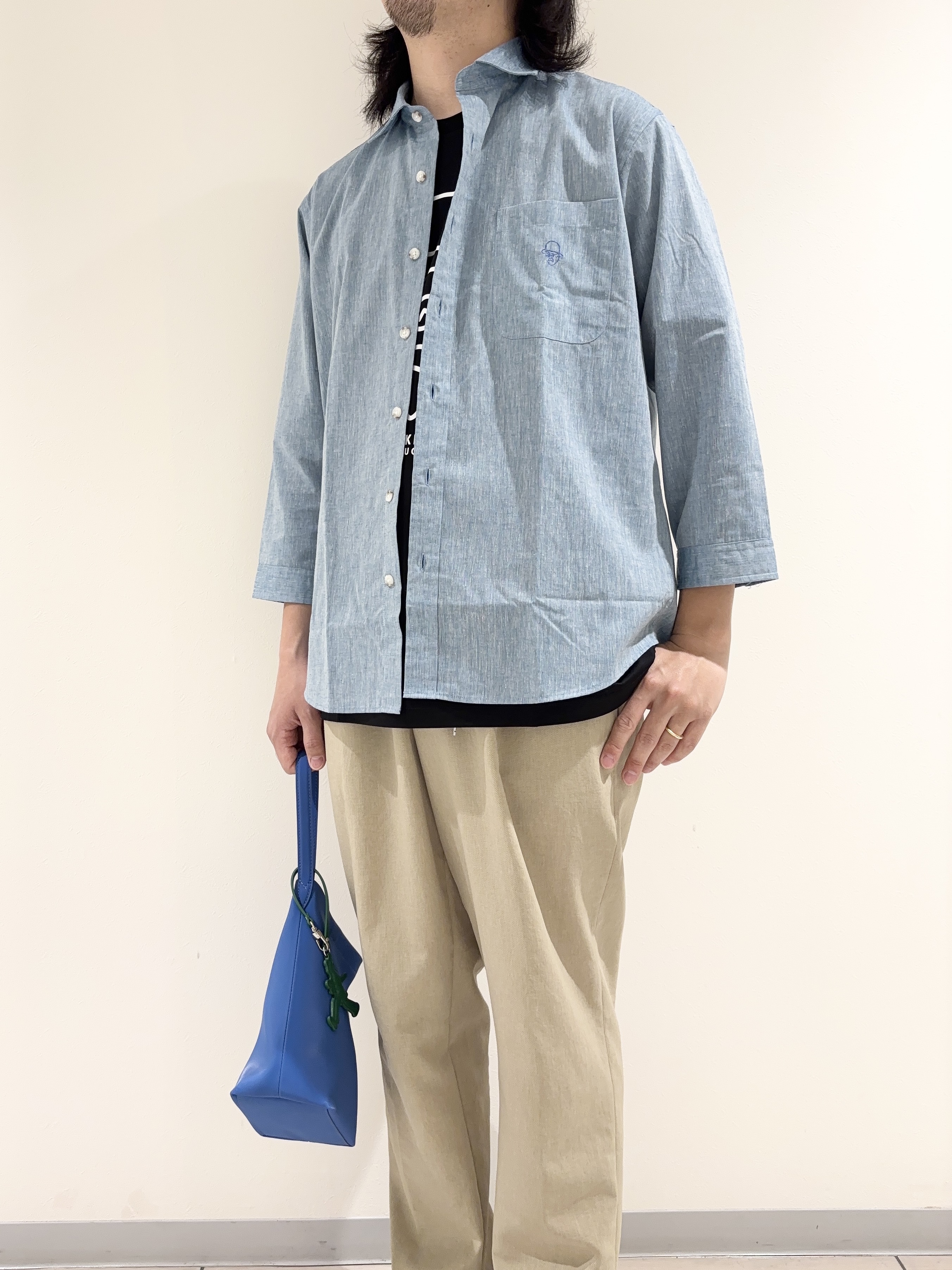 及川さんの「TAKEO KIKUCHI｜【接触冷感】ハイブリッド リネン 七分袖シャツ」を使ったコーディネート