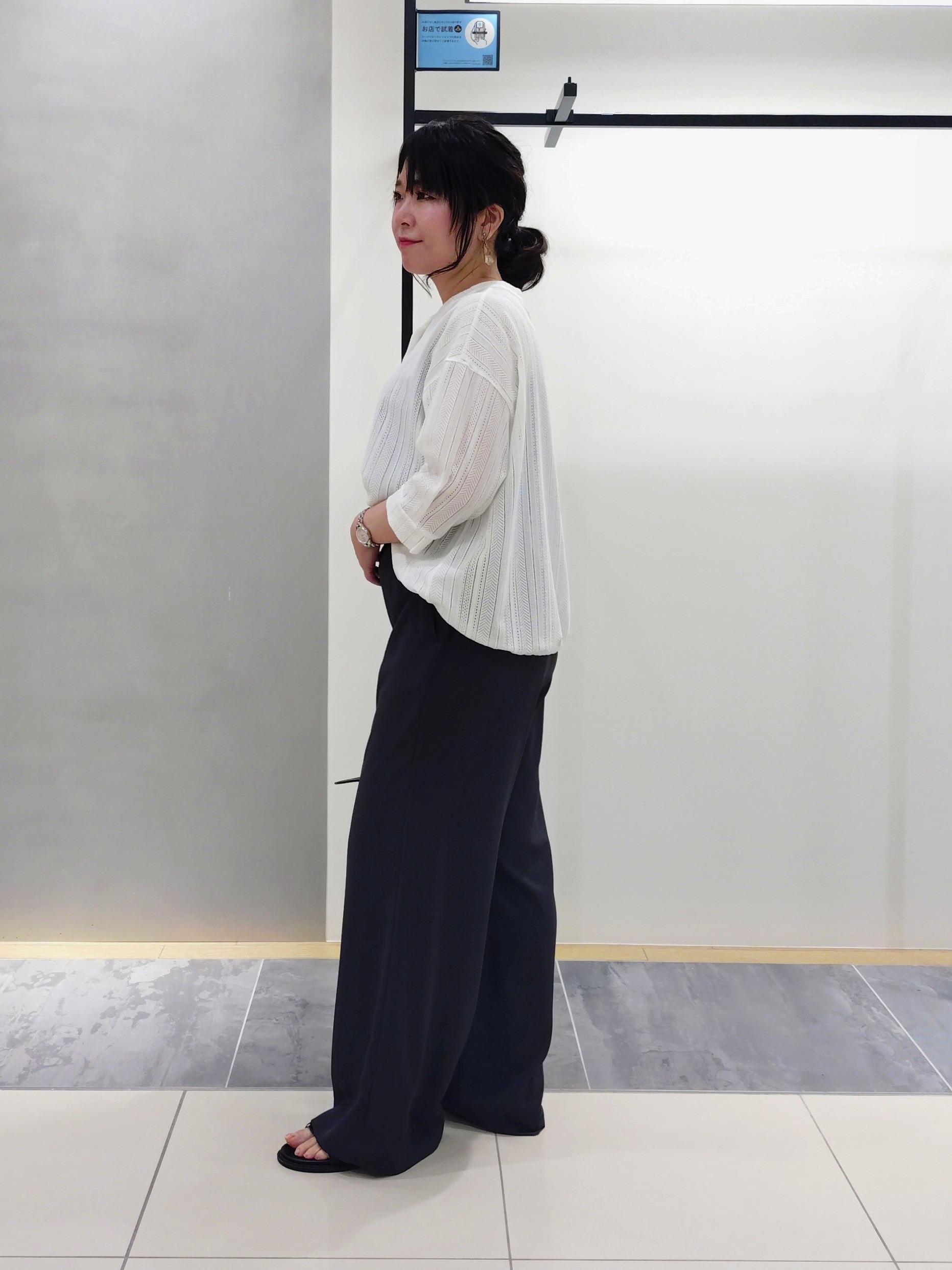 TOMOMIさんの「INDIVI｜【さらっと素材／洗える】キカレースブラウス」を使ったコーディネート