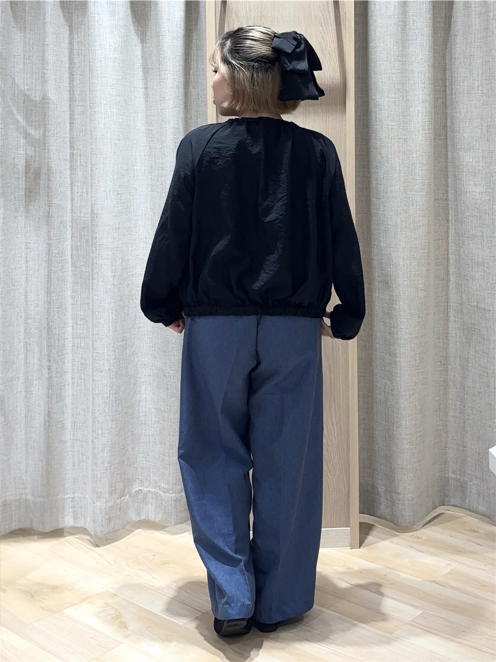 ❤︎ 𝐦𝐢𝐨 ❤︎さんの「grove｜気温調整にも◎ブラウス感覚で羽織れるシアーブルゾン」を使ったコーディネート