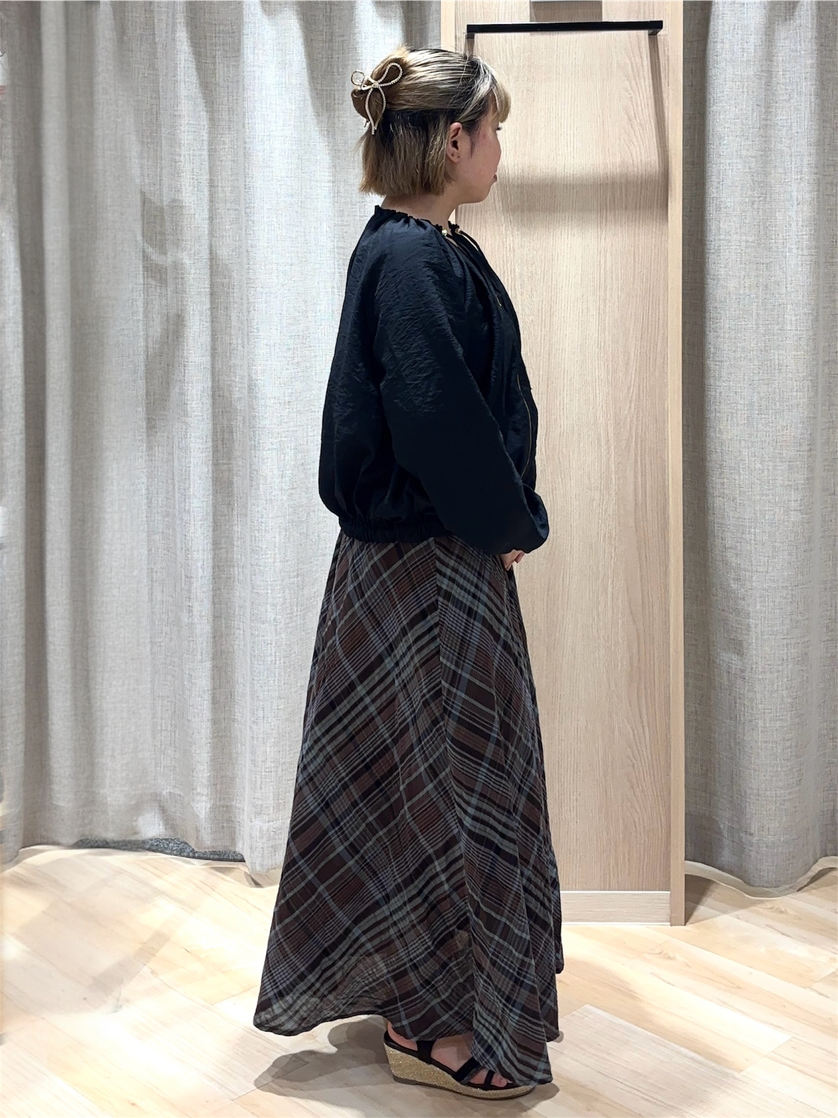 ❤︎ 𝐦𝐢𝐨 ❤︎さんの「grove｜気温調整にも◎ブラウス感覚で羽織れるシアーブルゾン」を使ったコーディネート