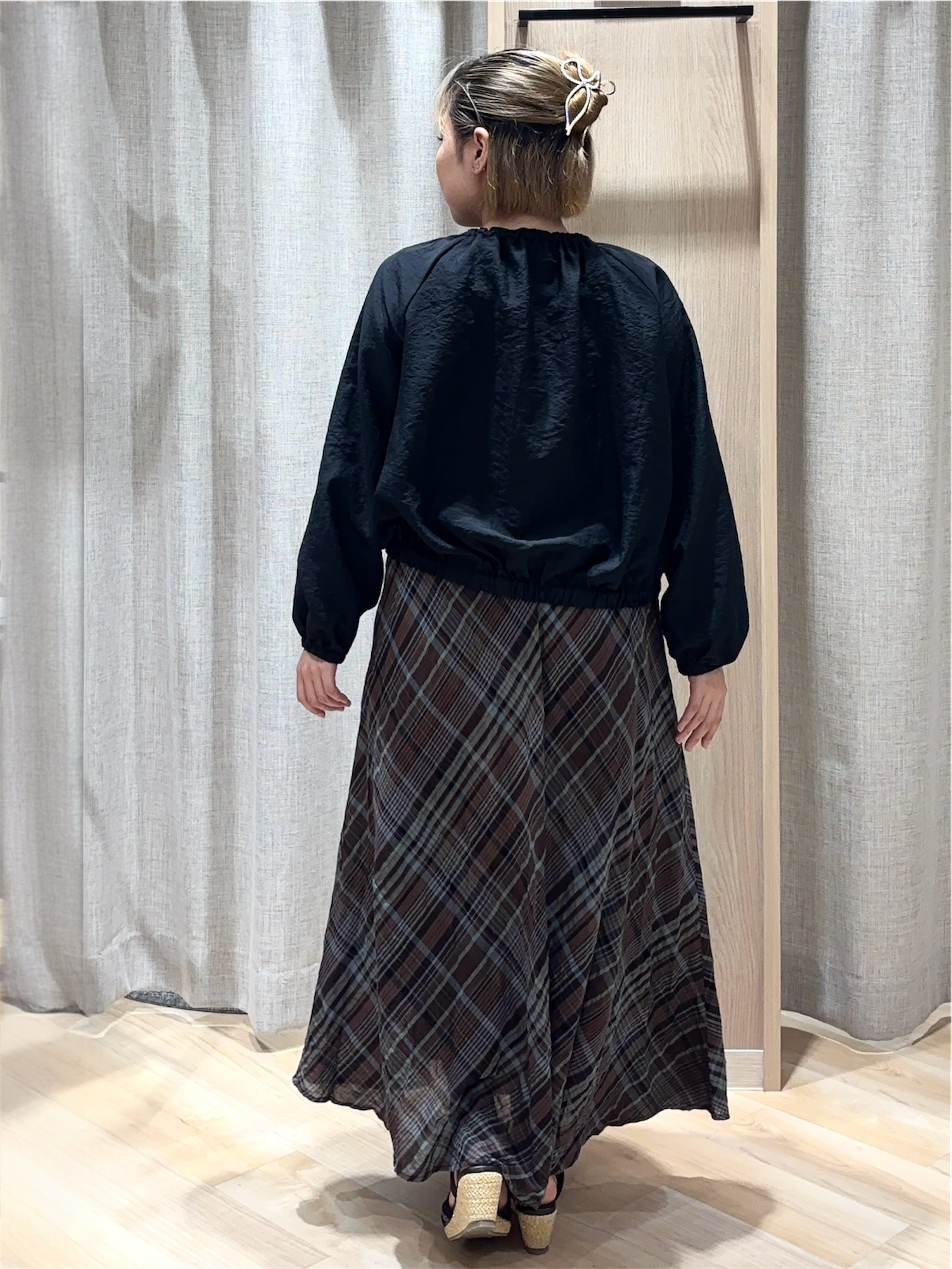❤︎ 𝐦𝐢𝐨 ❤︎さんの「grove｜気温調整にも◎ブラウス感覚で羽織れるシアーブルゾン」を使ったコーディネート