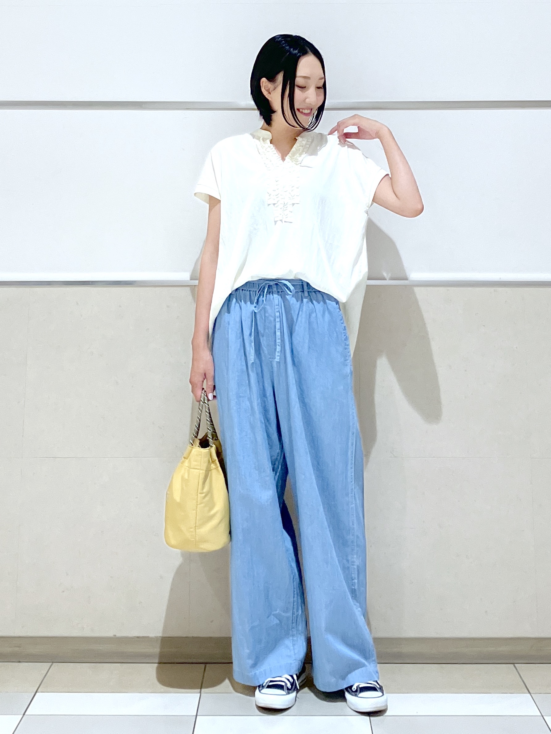 eriko さんの「Dessin｜バンドカラーフロントフリルブラウス」を使ったコーディネート