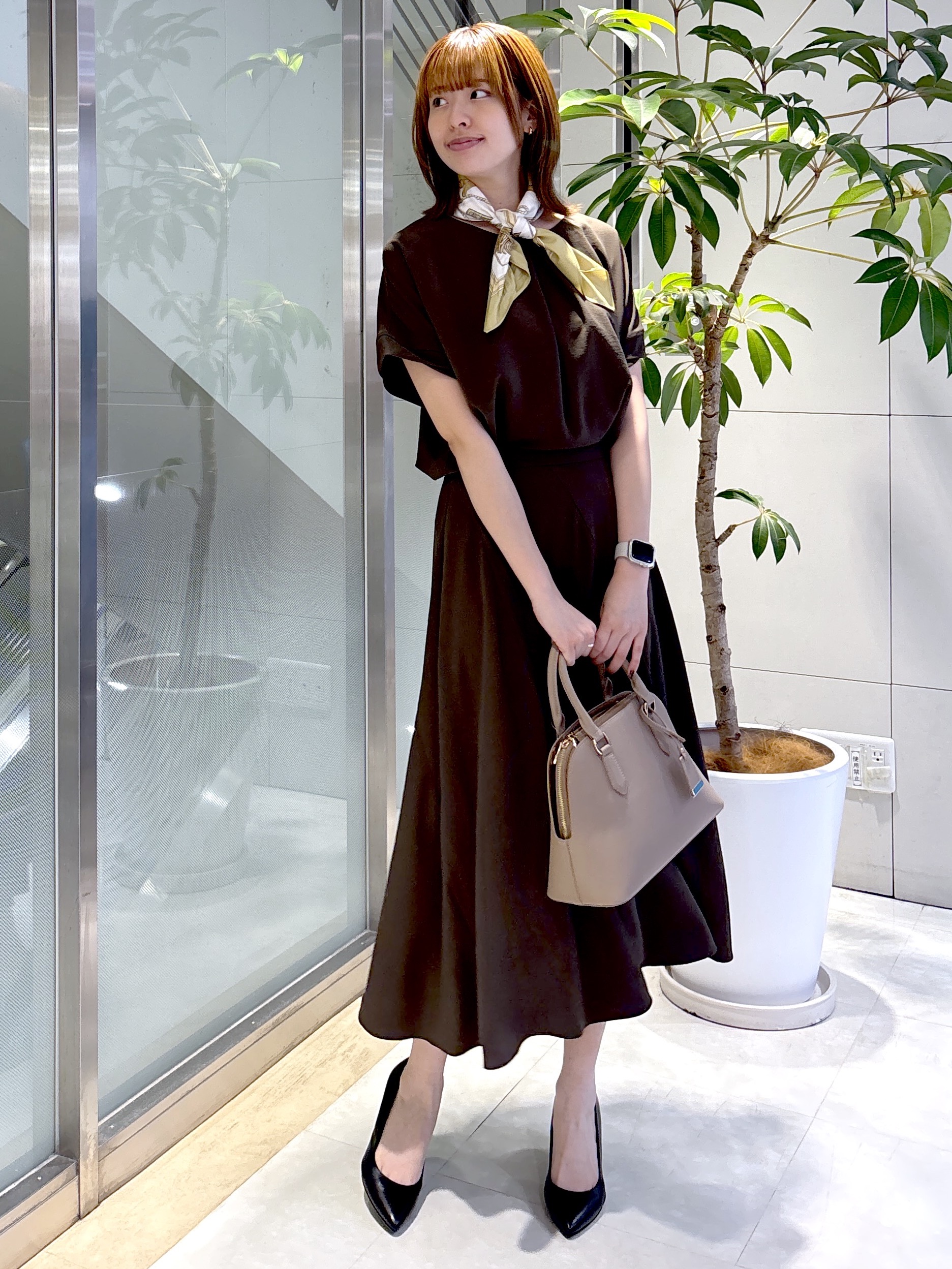 yukaさんの「UNTITLED｜【前後2WAY/はっ水/セットアップ可】リラクシーフレンチスリーブブラウス」を使ったコーディネート
