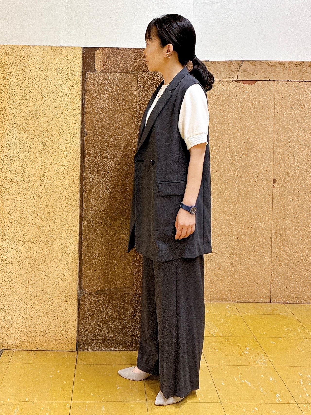 hattoriさんの「INDIVI｜【さらに軽く軽快！／着る日傘】颯爽ジレジャケット」を使ったコーディネート