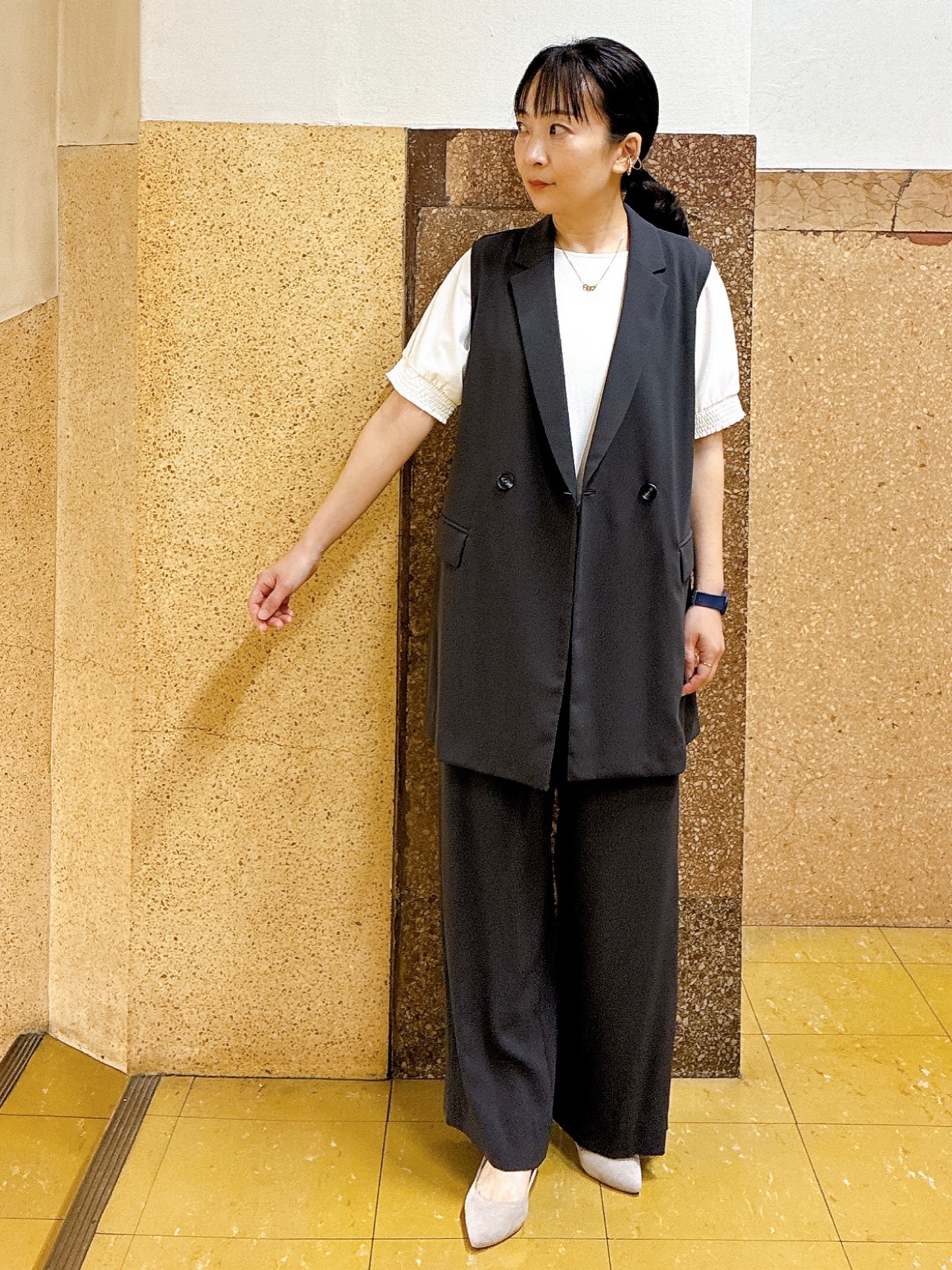 hattoriさんの「INDIVI｜【さらに軽く軽快！／着る日傘】颯爽ジレジャケット」を使ったコーディネート