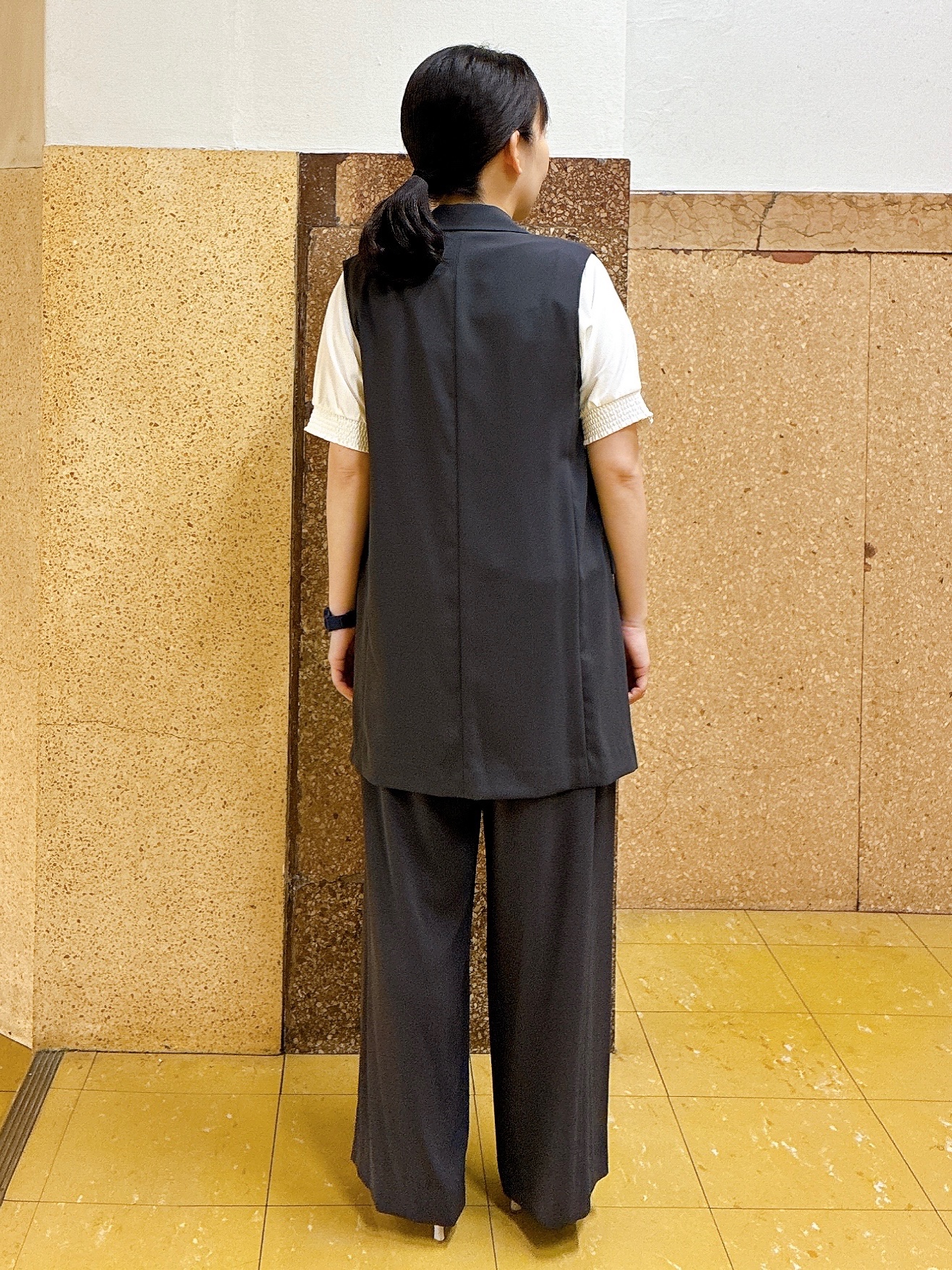 hattoriさんの「INDIVI｜【さらに軽く軽快！／着る日傘】颯爽ジレジャケット」を使ったコーディネート