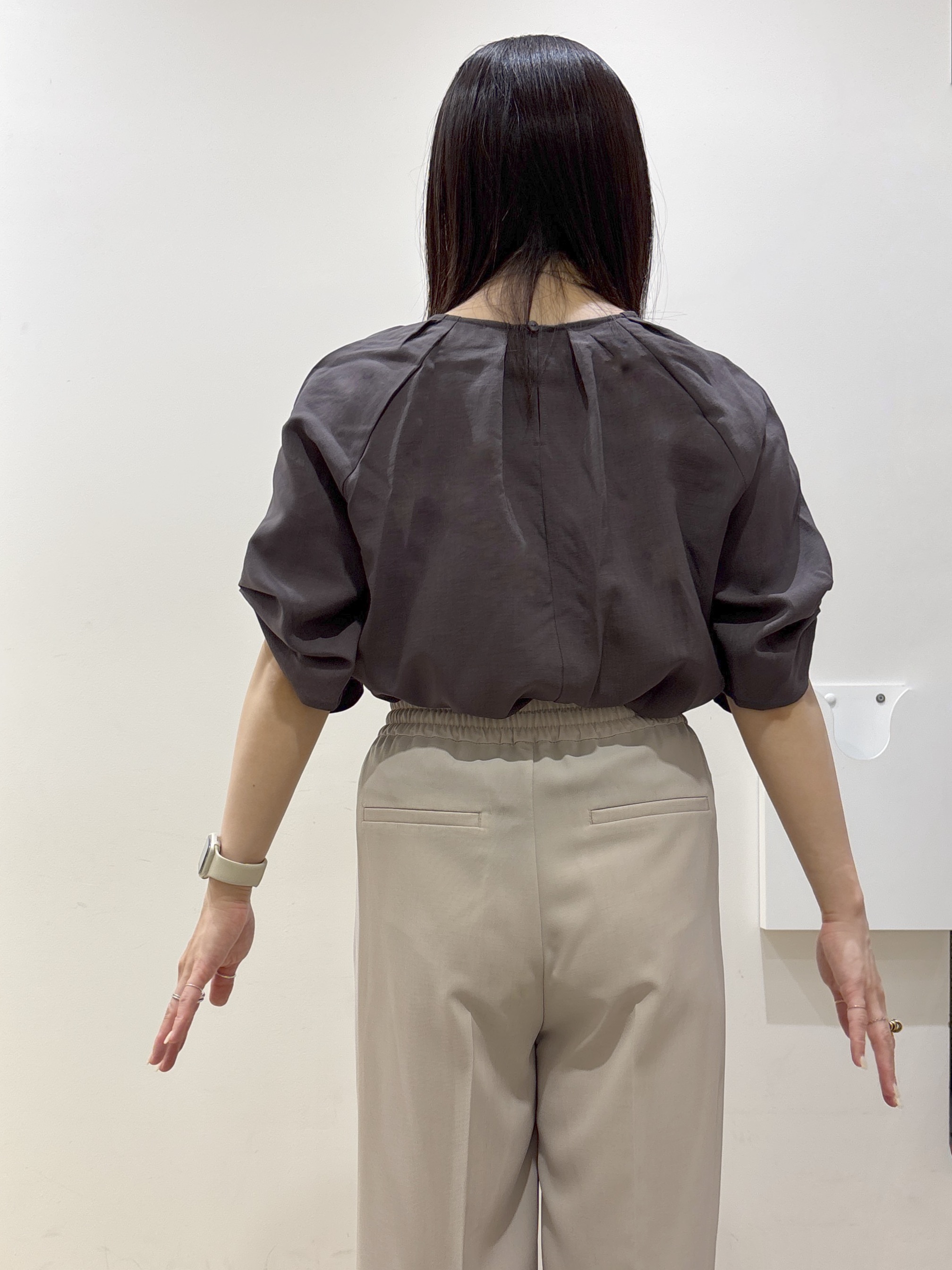 mameさんの「index｜【接触冷感／吸水速乾】リネンライク タックスリーブブラウス《セットアップ対応／洗濯機OK》」を使ったコーディネート