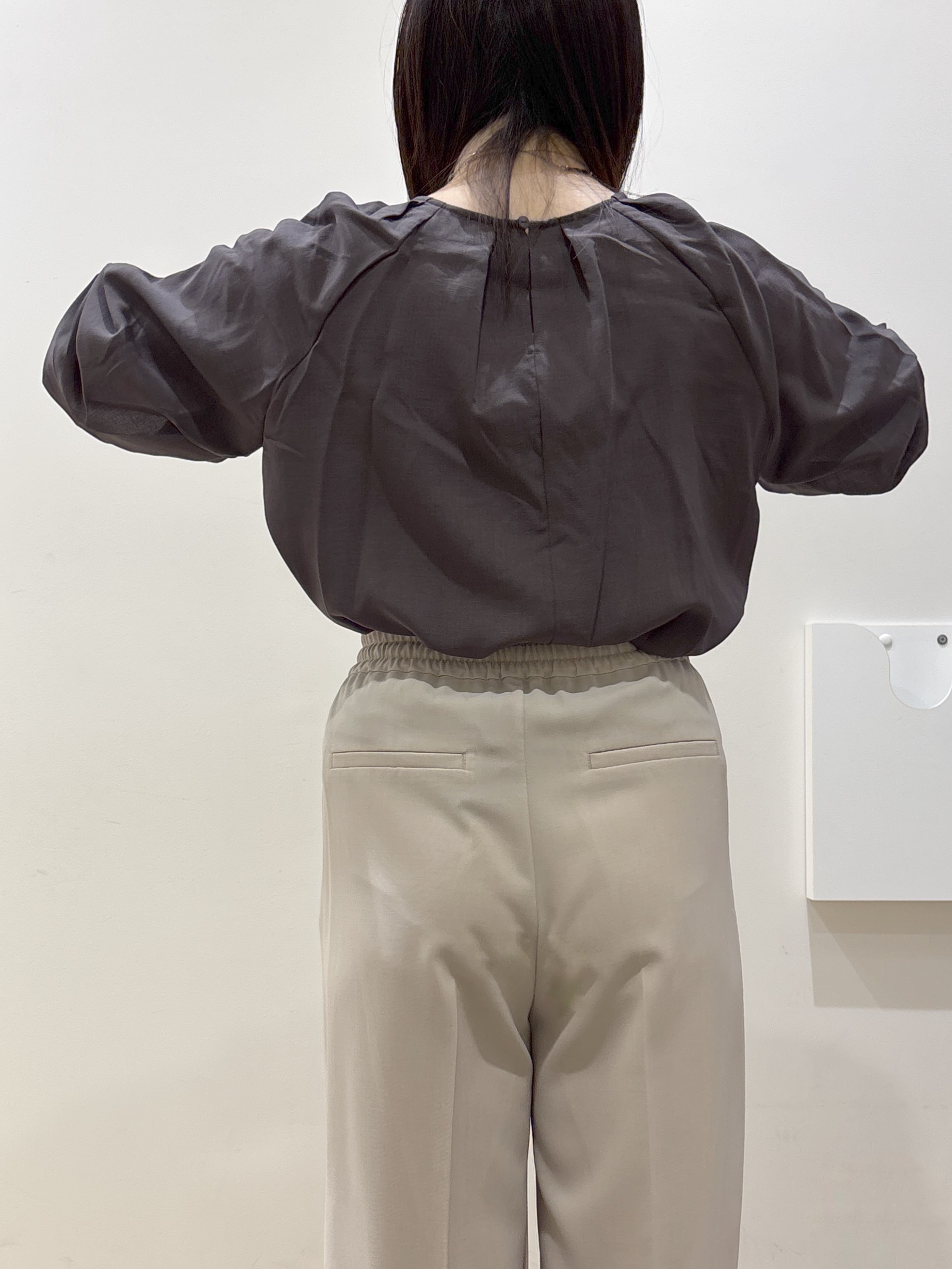 mameさんの「index｜【接触冷感／吸水速乾】リネンライク タックスリーブブラウス《セットアップ対応／洗濯機OK》」を使ったコーディネート