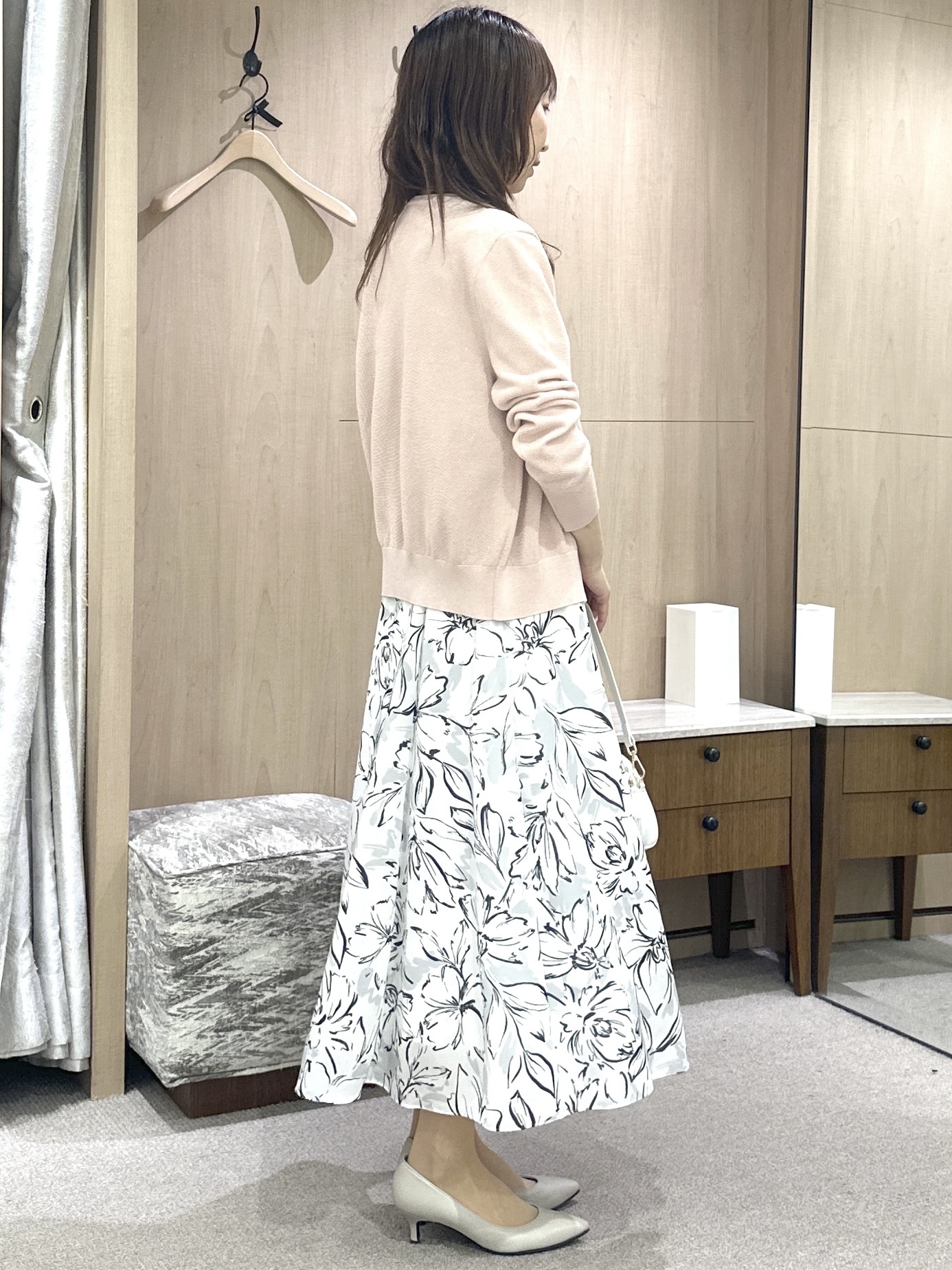 Miwaさんの「UNTITLED｜【アンサンブル可】ラメ混クルーネックカーディガン」を使ったコーディネート