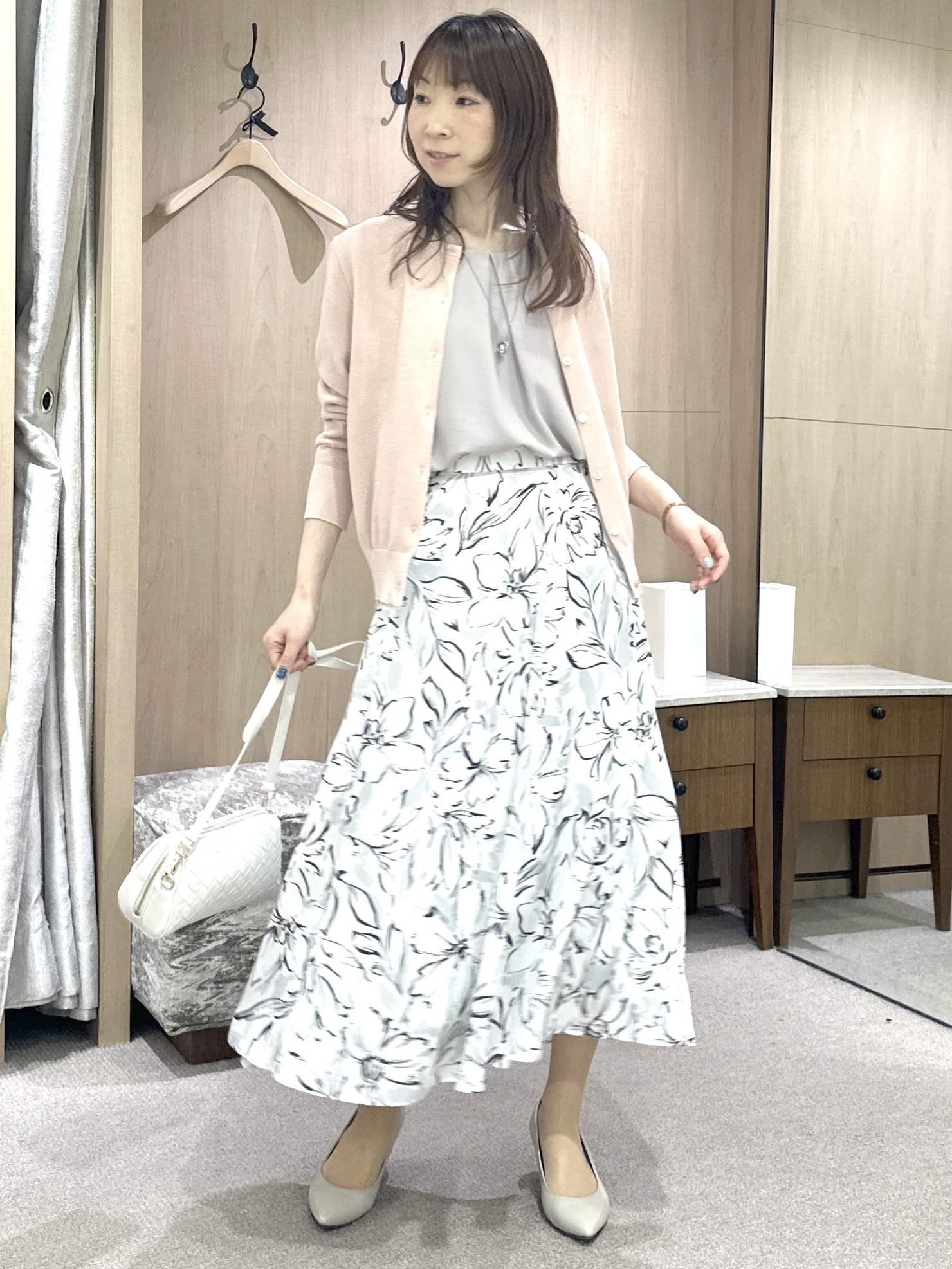 Miwaさんの「UNTITLED｜【アンサンブル可】ラメ混クルーネックカーディガン」を使ったコーディネート