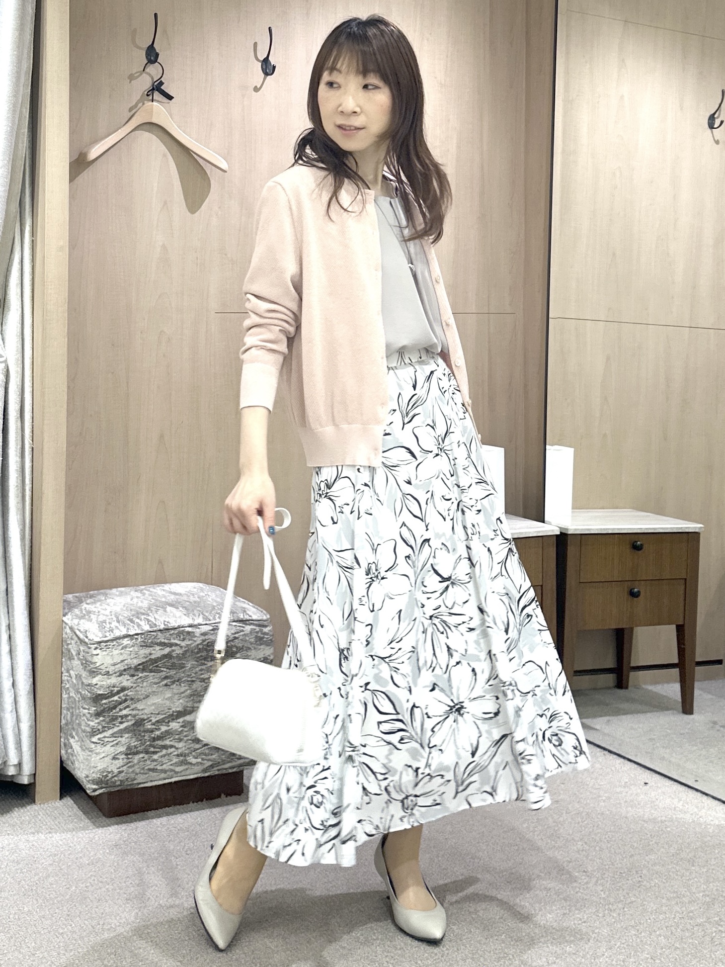 Miwaさんの「UNTITLED｜【アンサンブル可】ラメ混クルーネックカーディガン」を使ったコーディネート