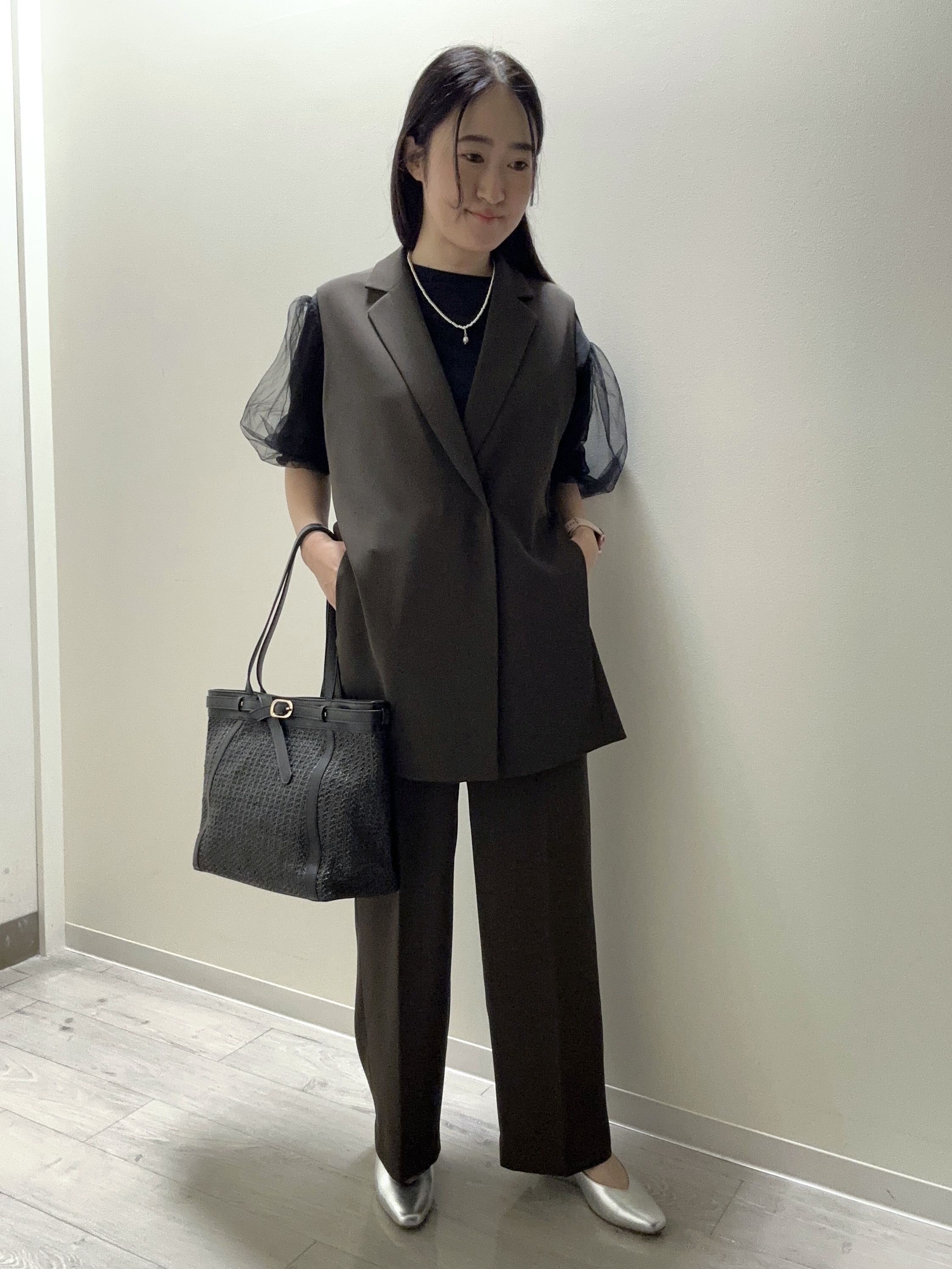 末廣美智子さんの「Reflect｜【セットアップ可】テーラードカラーミディアム丈ジレ」を使ったコーディネート