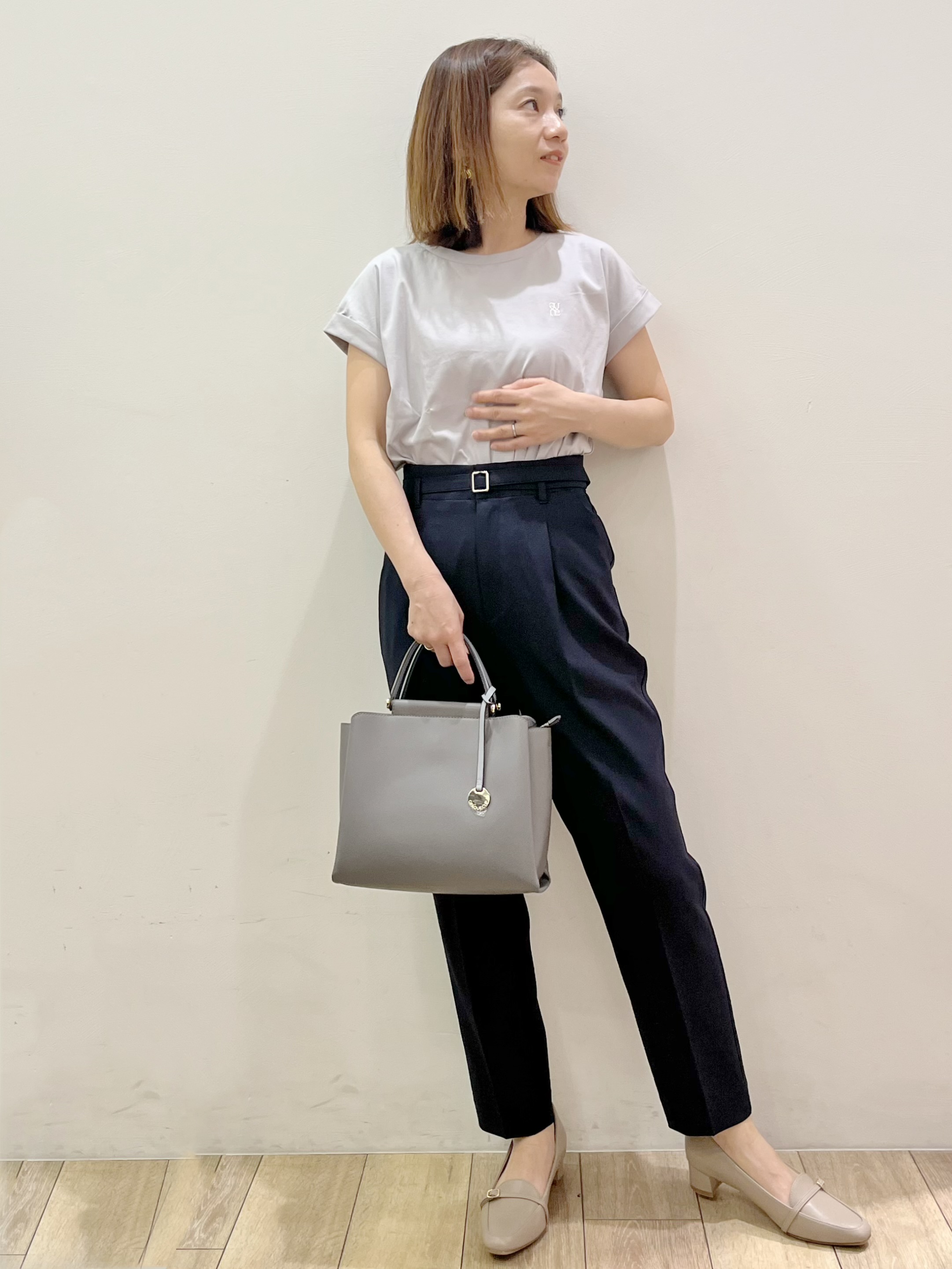 kcさんの「OPAQUE.CLIP｜【接触冷感／UV】ワンポイント刺繍Tシャツ《7col／XS~3L／洗濯機OK》」を使ったコーディネート