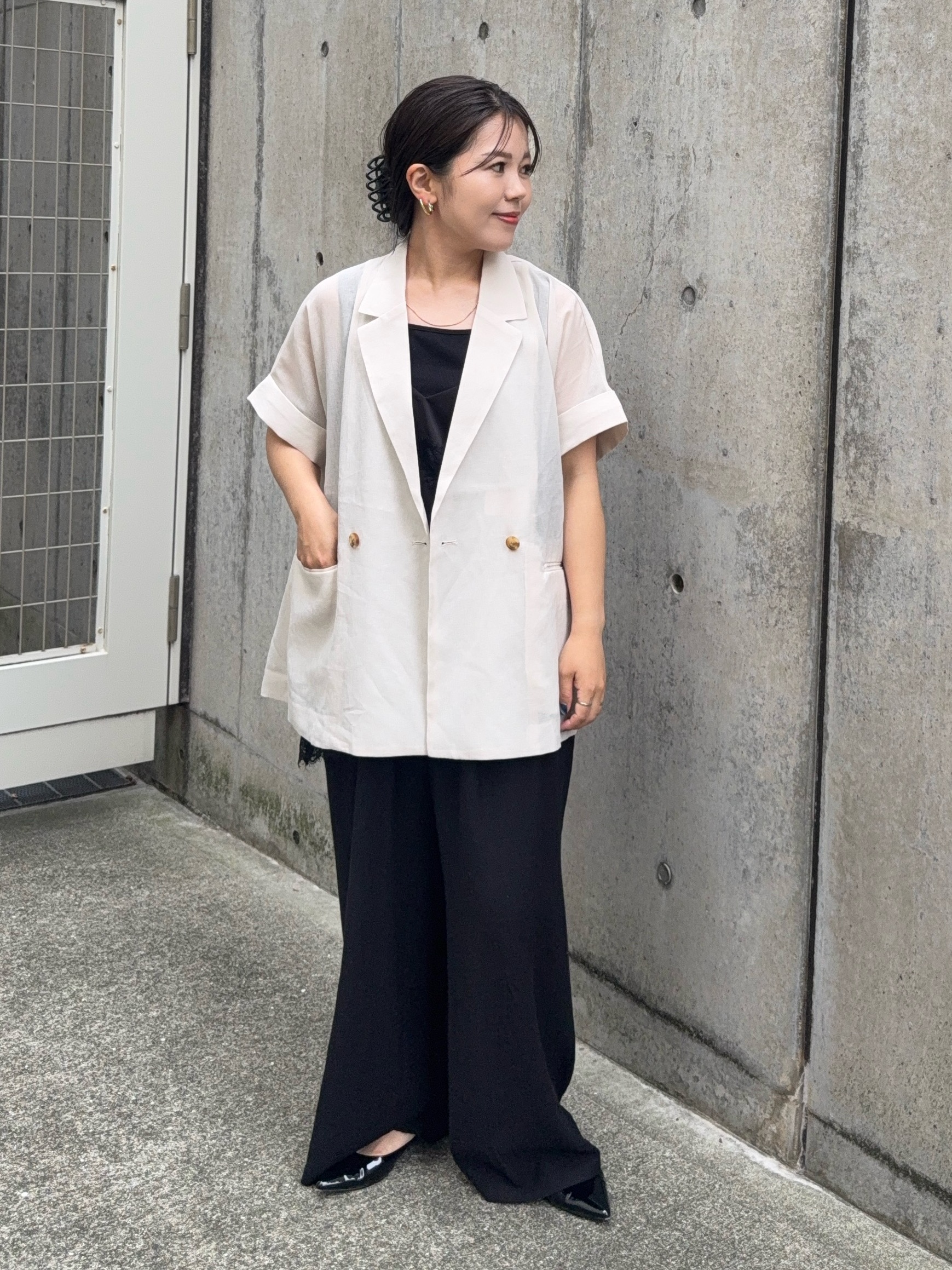 chさんの「THE SHOP TK｜半袖シアージャケット【洗える】」を使ったコーディネート