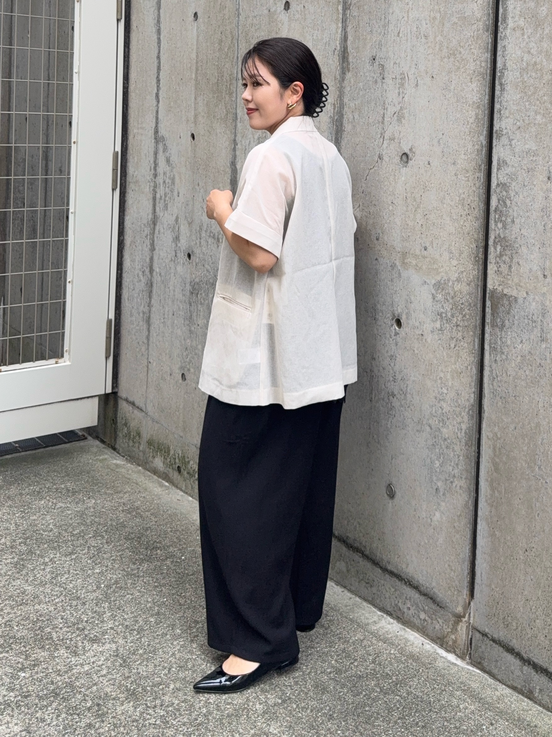chさんの「THE SHOP TK｜半袖シアージャケット【洗える】」を使ったコーディネート