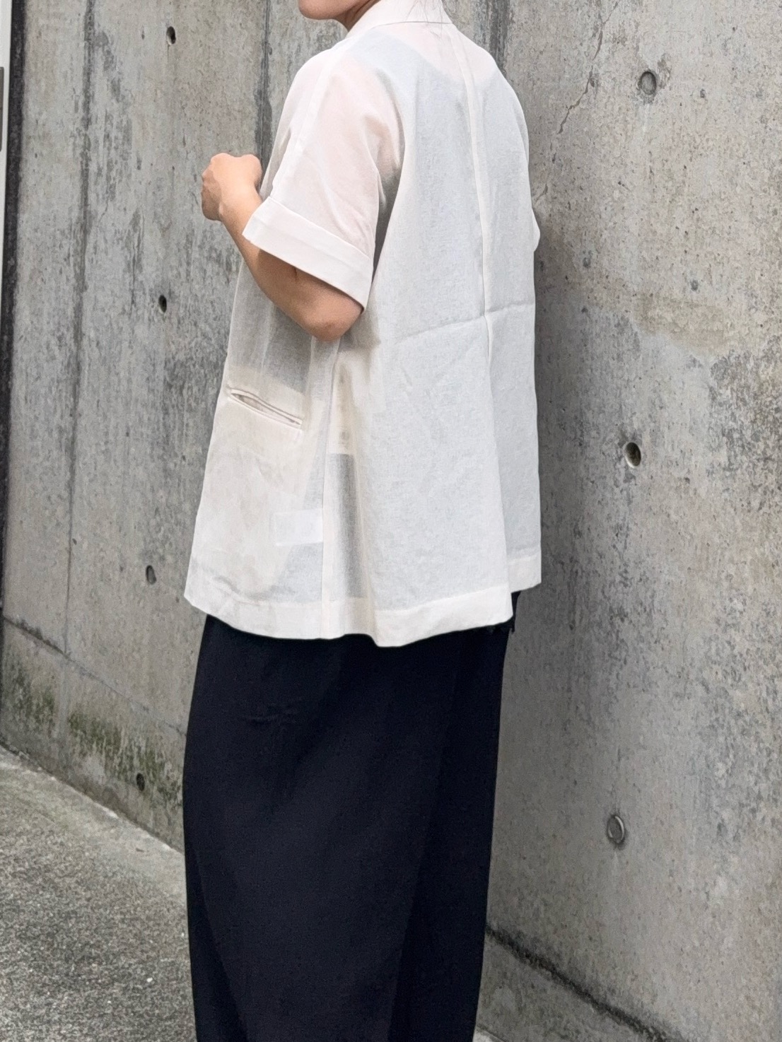 chさんの「THE SHOP TK｜半袖シアージャケット【洗える】」を使ったコーディネート