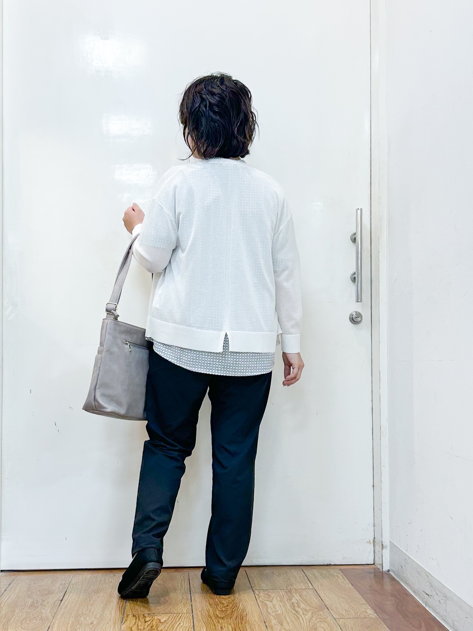haruさんの「SHOO･LA･RUE｜【ひんやり/吸水速乾/洗濯機可/S-3L】サラサラして気持ちいい さらかるイージーパンツ」を使ったコーディネート