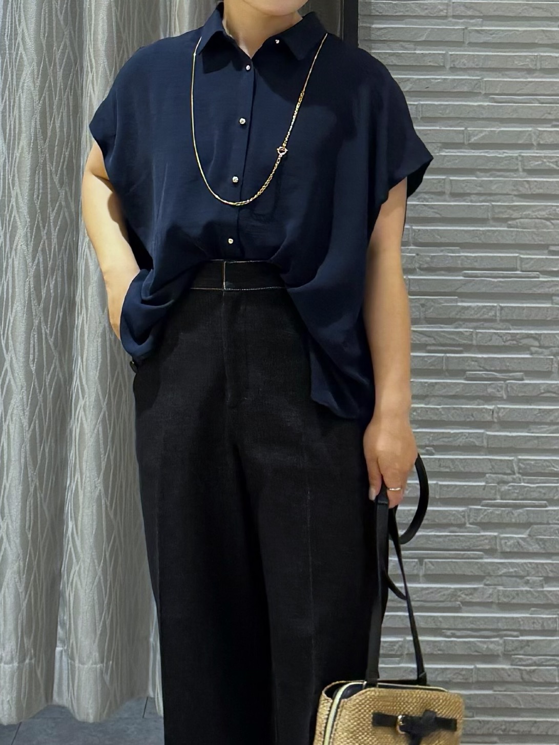 chさんの「THE SHOP TK｜【ひんやり/防しわ/UV/吸水速乾】襟付き フレンチスリーブシャツ」を使ったコーディネート