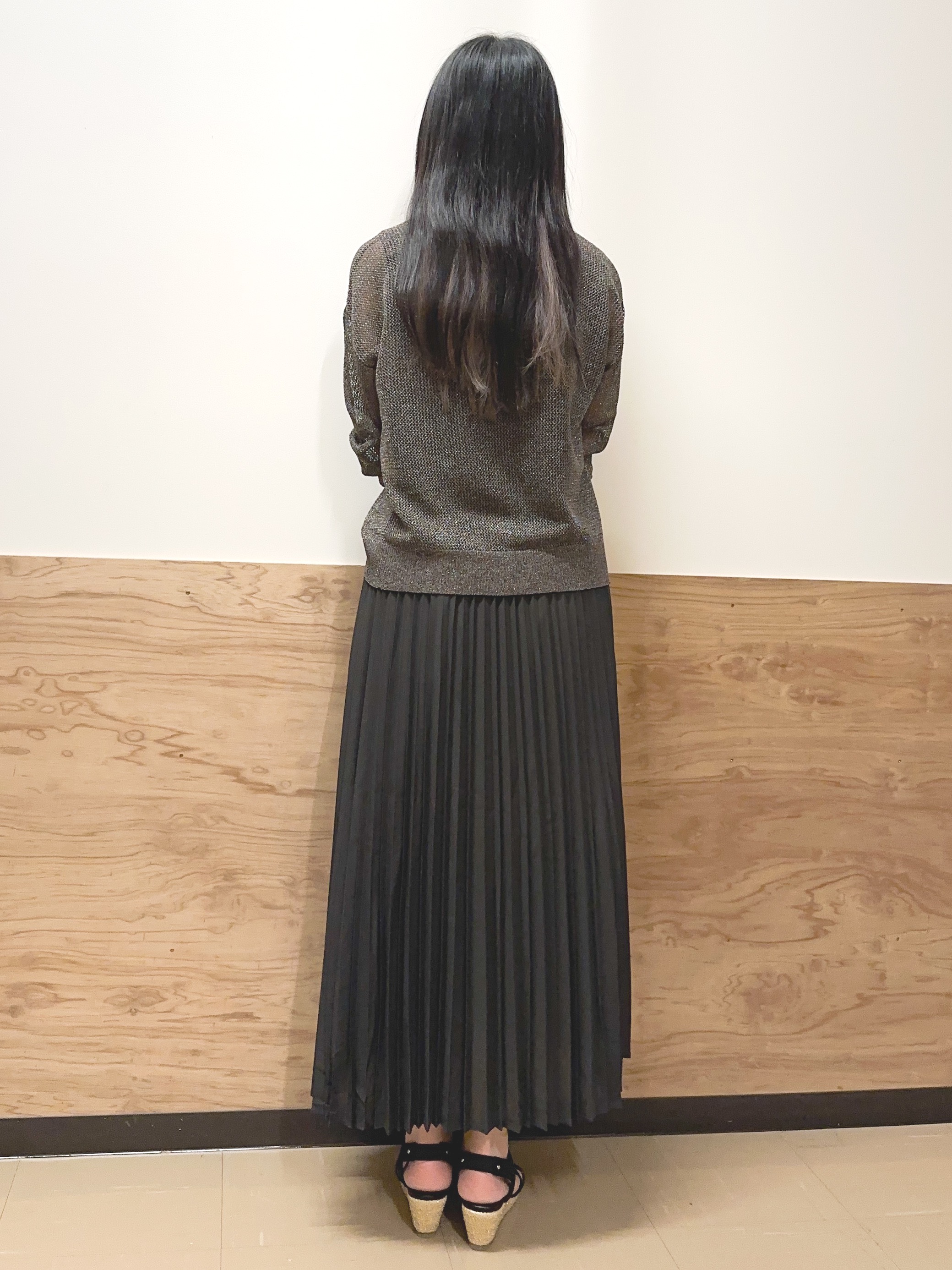 すーさんの「grove｜【貴島明日香さん着用】ラメメッシュキーネックカーディガン」を使ったコーディネート