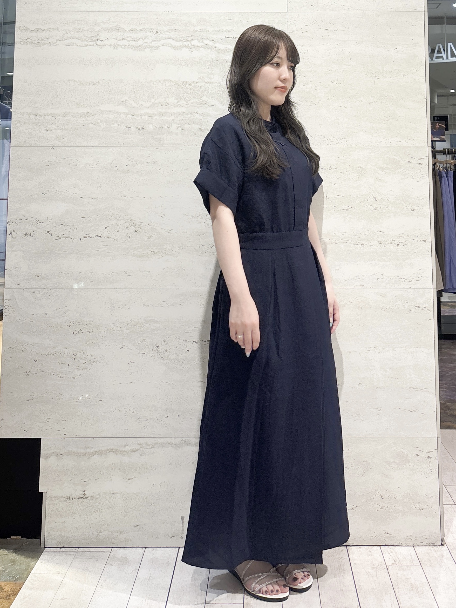 かほさんの「OPAQUE.CLIP｜【接触冷感／吸水速乾】リネンライク シャツワンピース《洗濯機OK》」を使ったコーディネート
