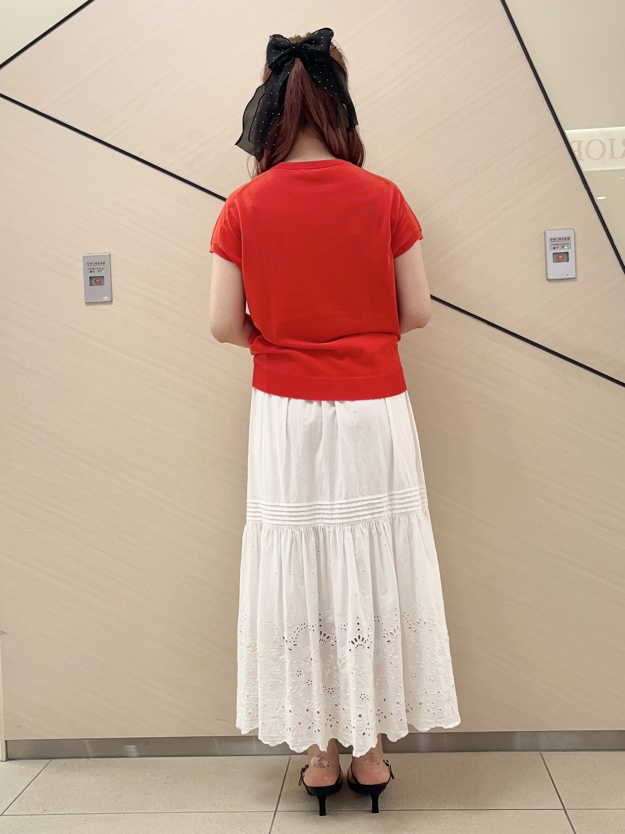 Rinaさんの「DRESSTERIOR｜オーバーラップスモールニットトート」を使ったコーディネート