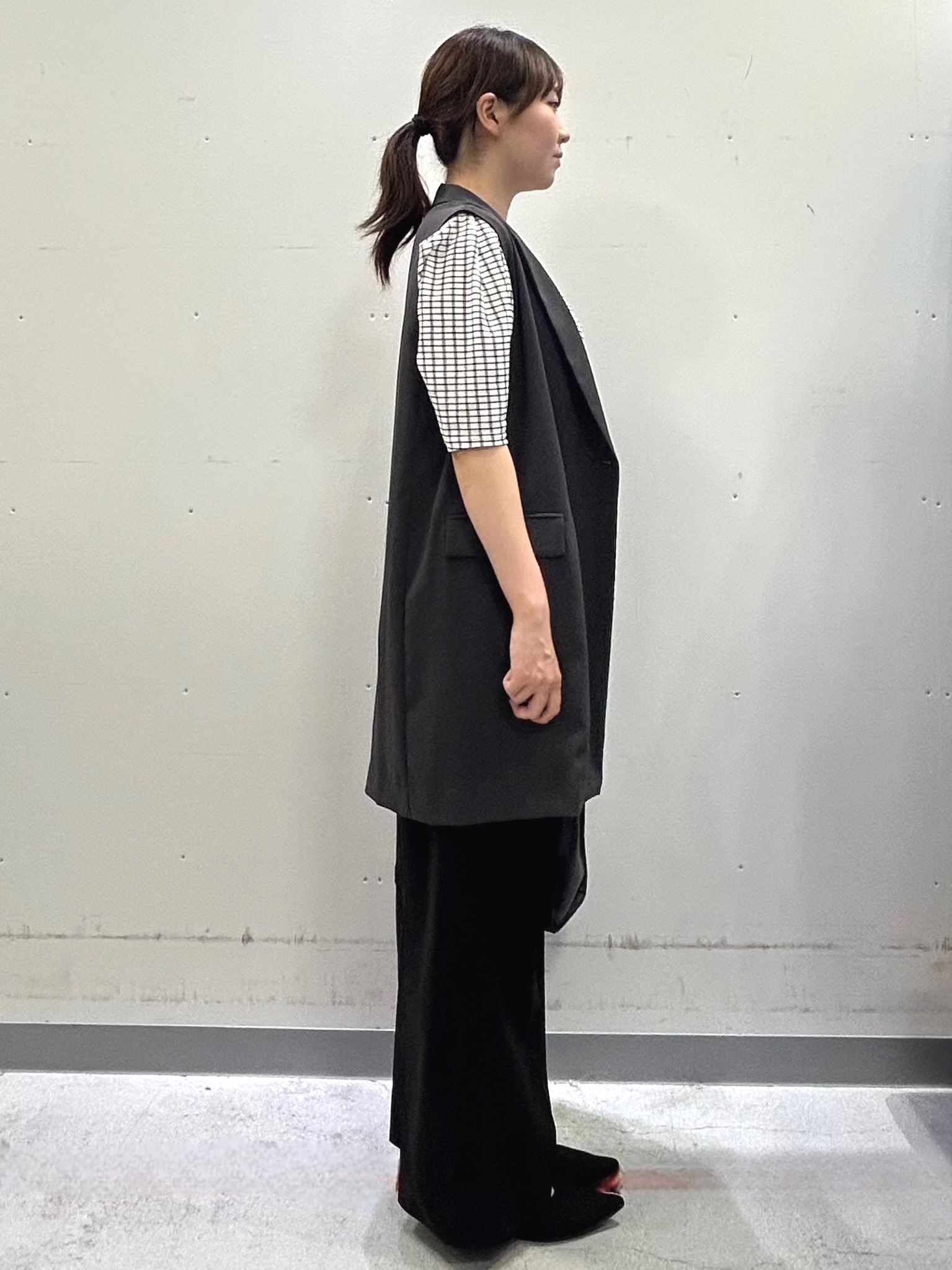 noeさんの「INDIVI｜【UVケア／吸汗速乾】チェック柄タックボリュームスリーブトップス」を使ったコーディネート