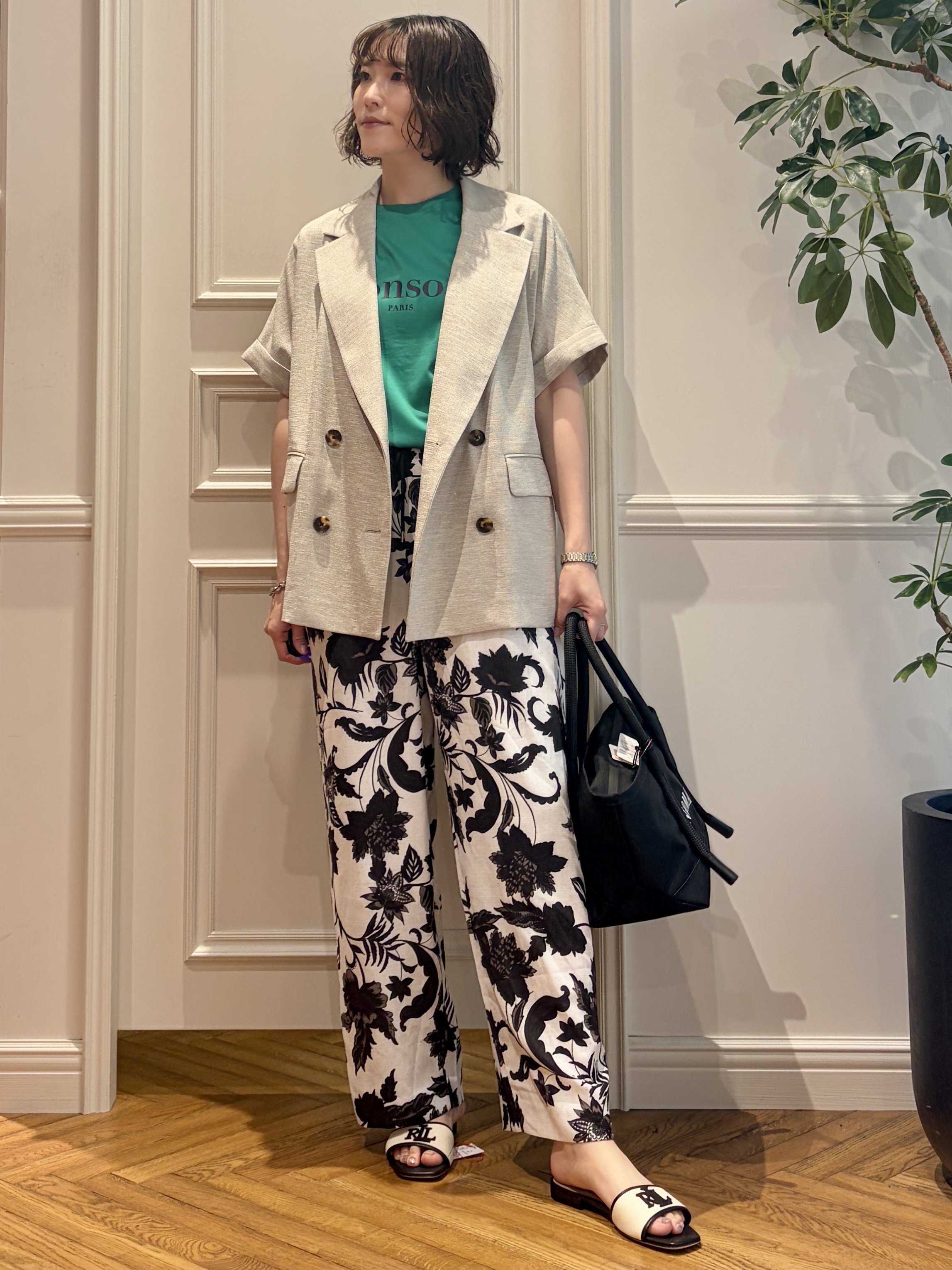 nakaoさんの「DRESSTERIOR｜【ウォッシャブル】ボタニカルプリント イージーワイドパンツ」を使ったコーディネート