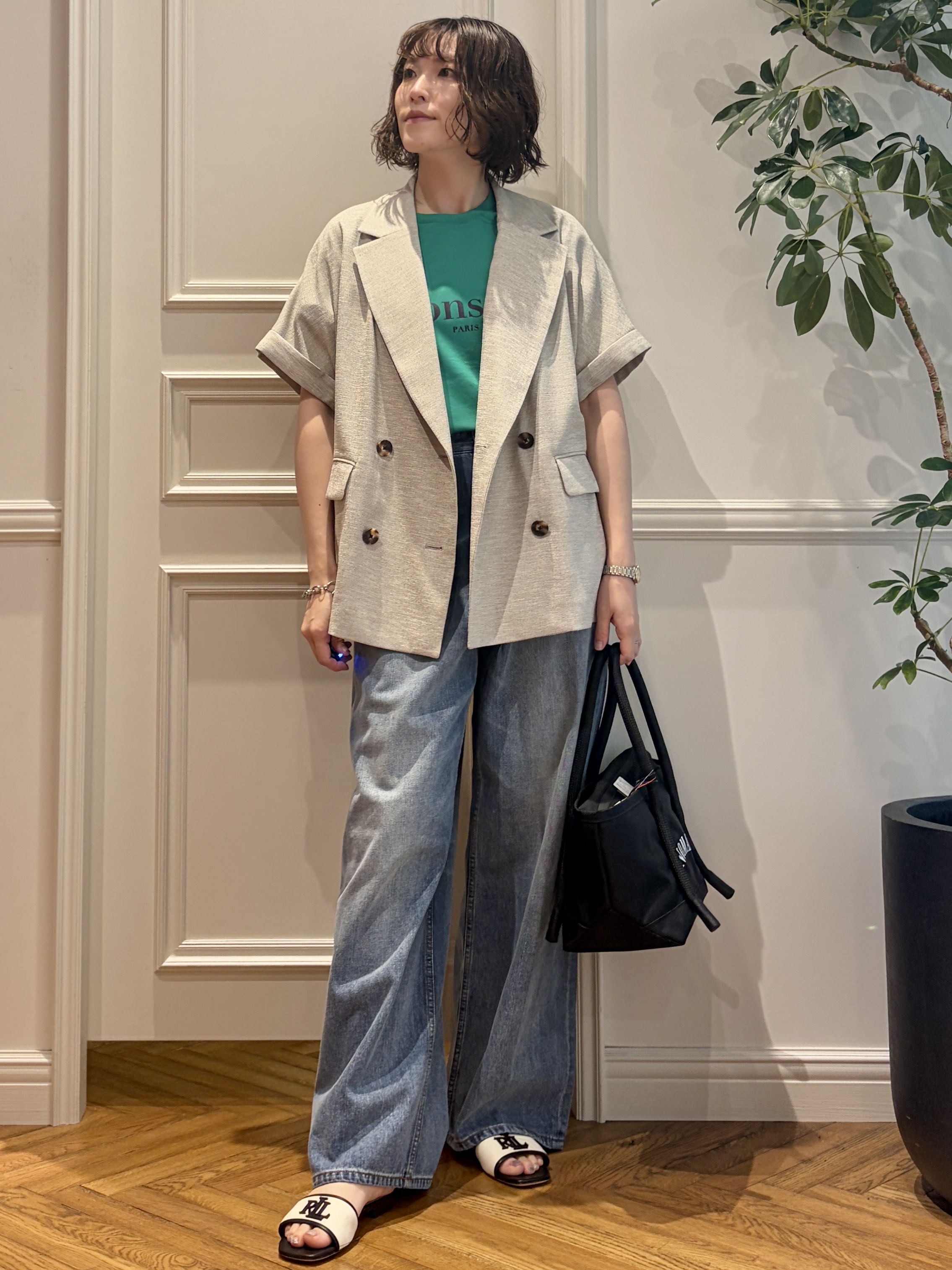 nakaoさんの「DRESSTERIOR｜【接触冷感／抗菌防臭／消臭】アイスクリアコットン Bonsoir ロゴTシャツ」を使ったコーディネート