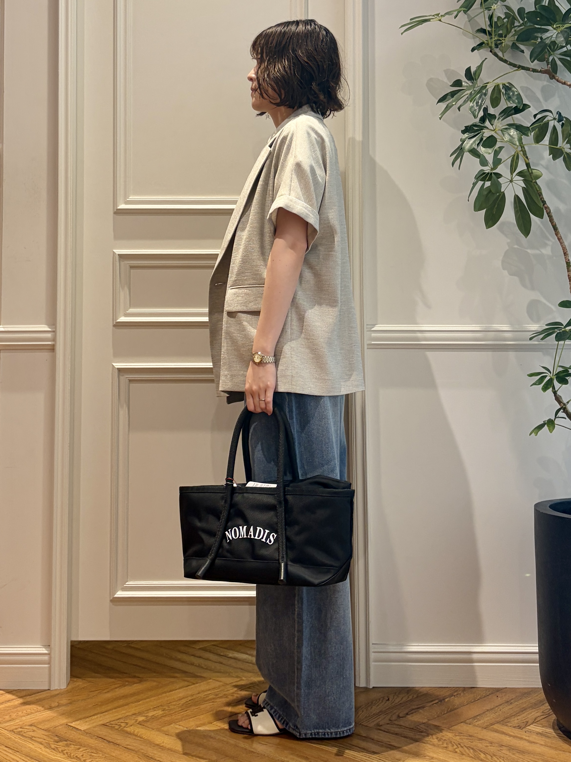 nakaoさんの「DRESSTERIOR｜【接触冷感／抗菌防臭／消臭】アイスクリアコットン Bonsoir ロゴTシャツ」を使ったコーディネート
