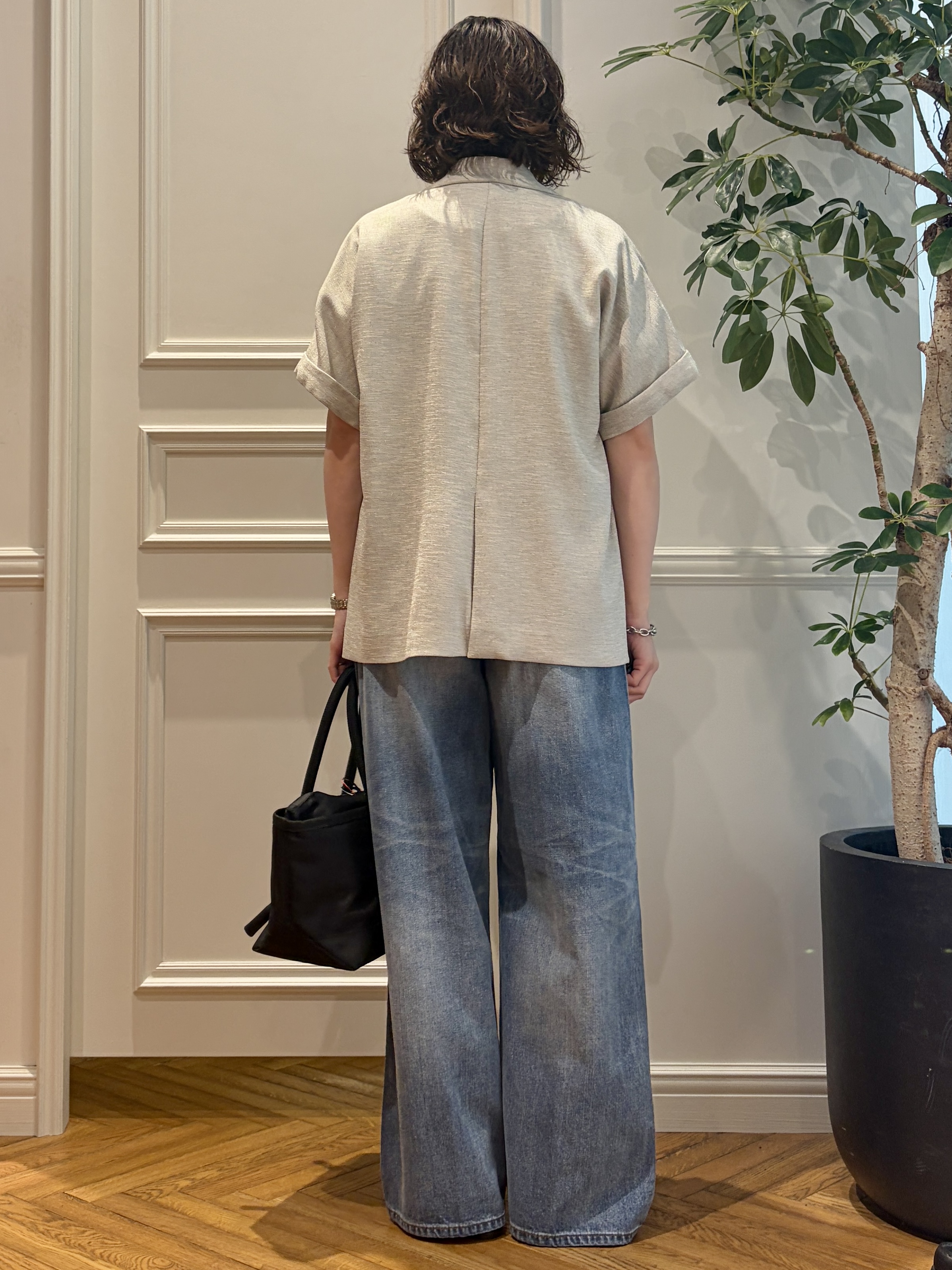 nakaoさんの「DRESSTERIOR｜【接触冷感／抗菌防臭／消臭】アイスクリアコットン Bonsoir ロゴTシャツ」を使ったコーディネート