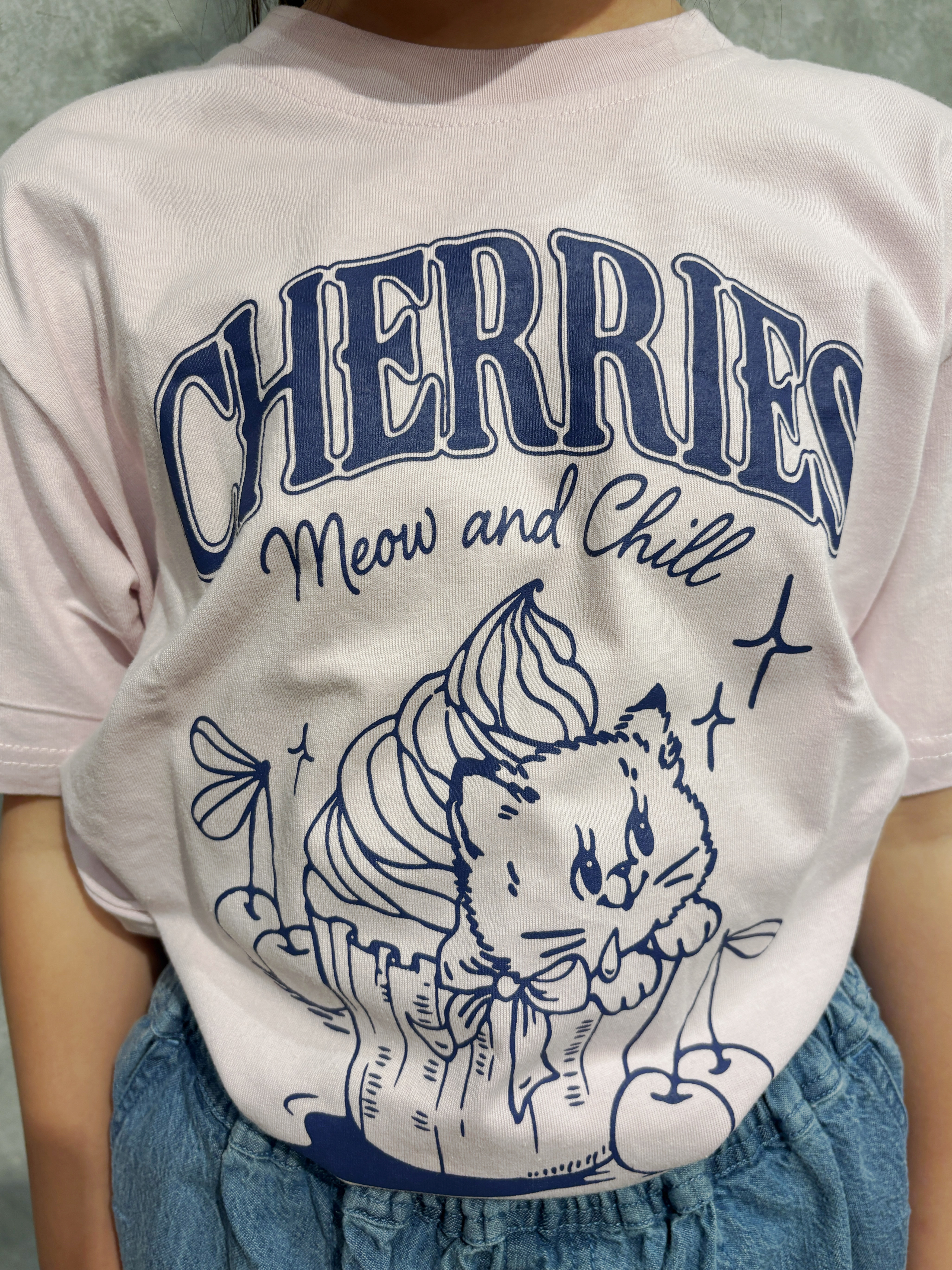 naokoさんの「THE SHOP TK｜天竺アソート アメカジプリント 半袖Tシャツ ロゴ・キャット・ハンバーガー」を使ったコーディネート