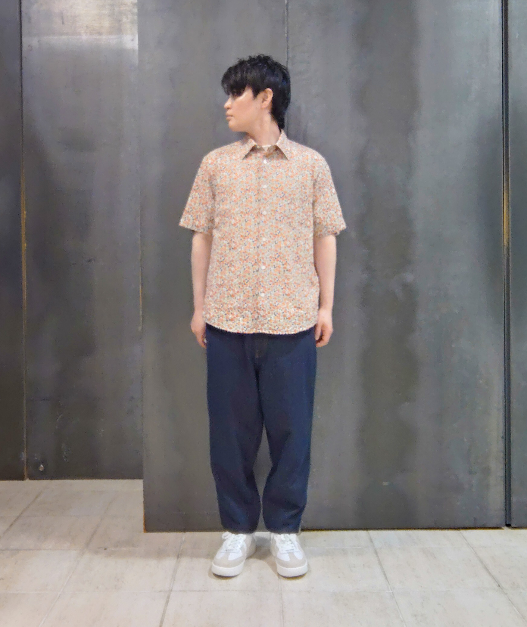 shiominさんの「TAKEO KIKUCHI｜リップル小花シャツ」を使ったコーディネート