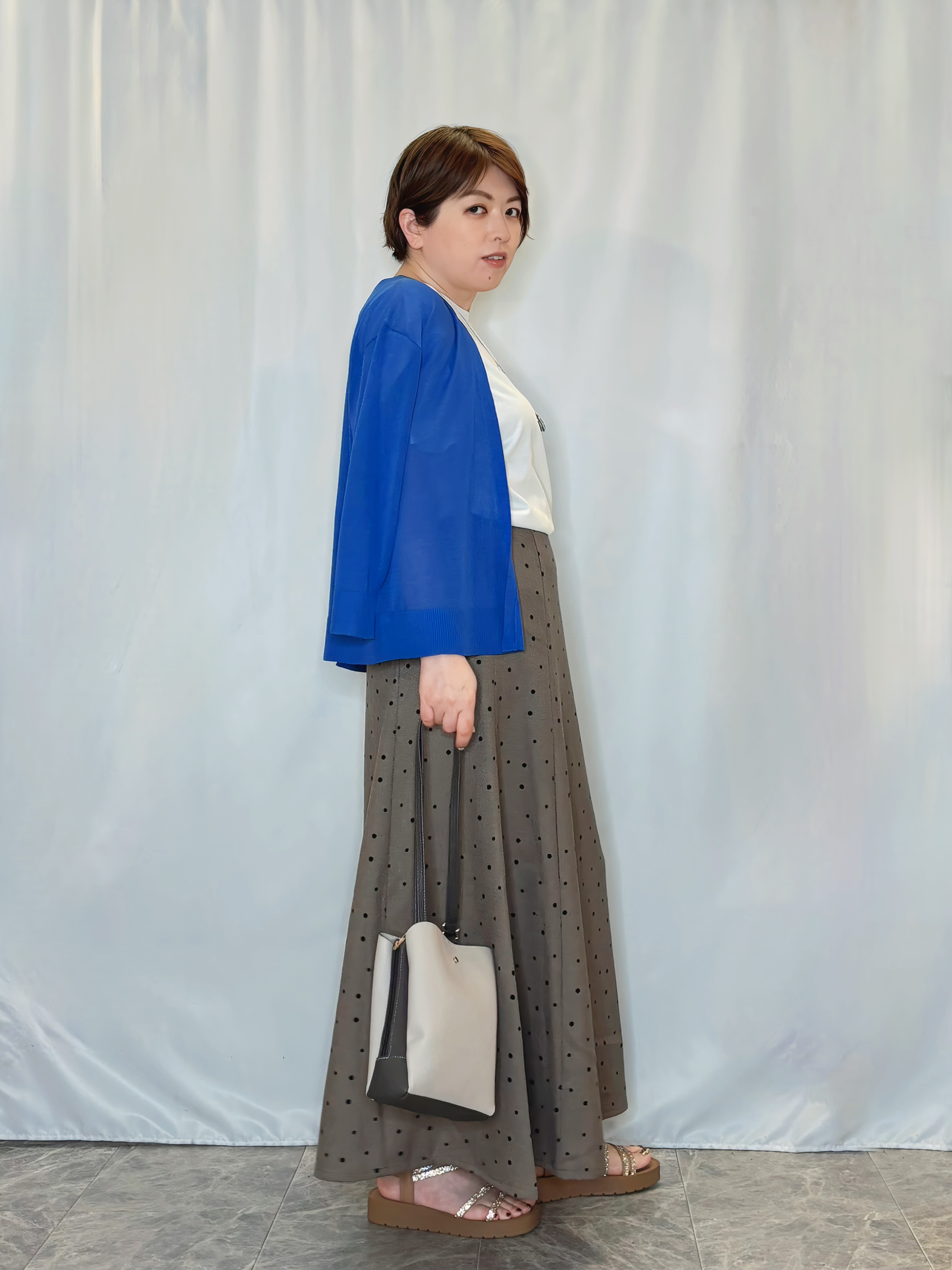 たみさんの「SHOO･LA･RUE｜【ひんやり/洗濯機可/S-LL】オンにもオフにも マルチに使えるボタンレスカーディガン」を使ったコーディネート
