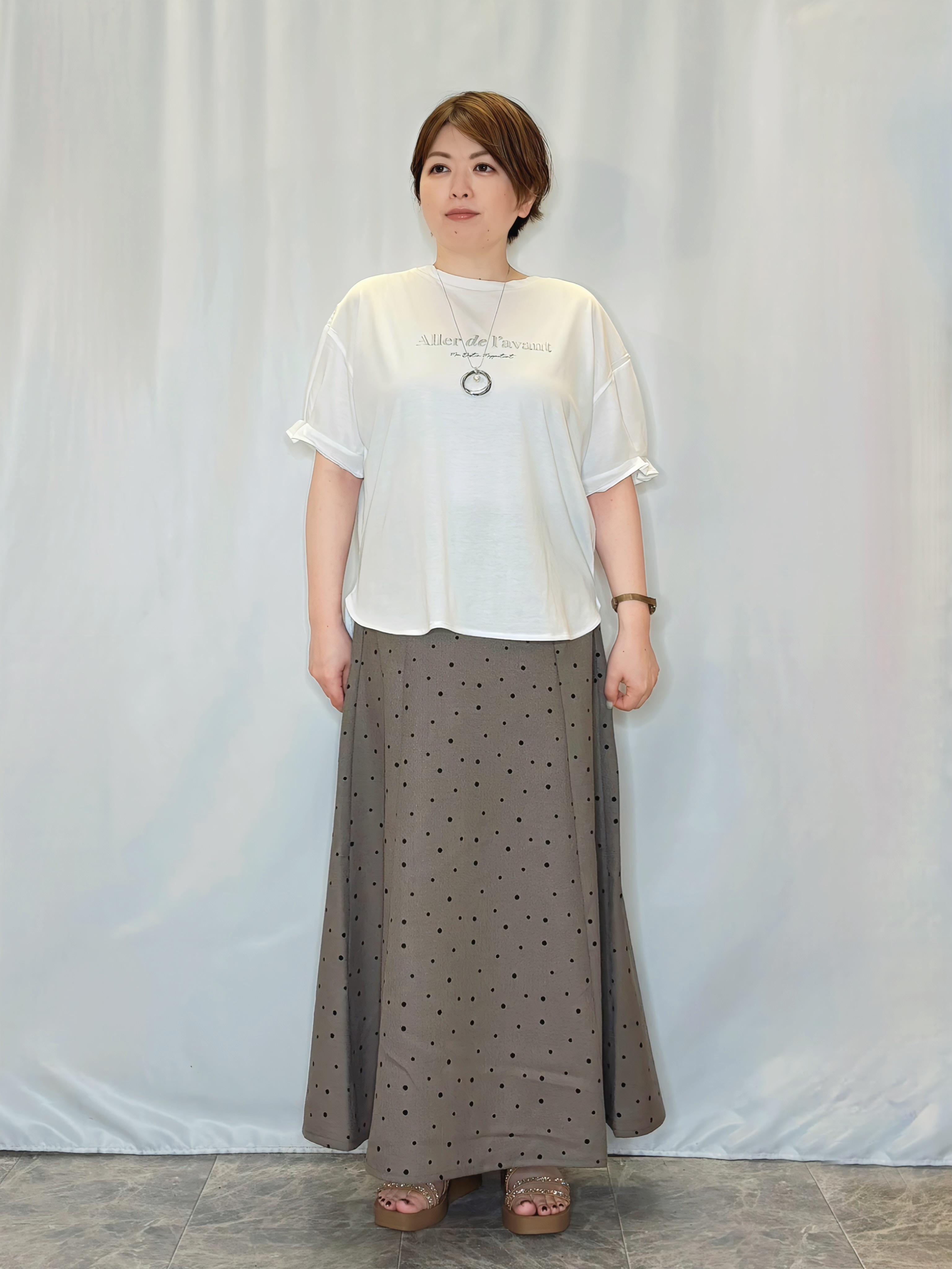 たみさんの「SHOO･LA･RUE｜【ひんやり/洗濯機可/S-LL】オンにもオフにも マルチに使えるボタンレスカーディガン」を使ったコーディネート