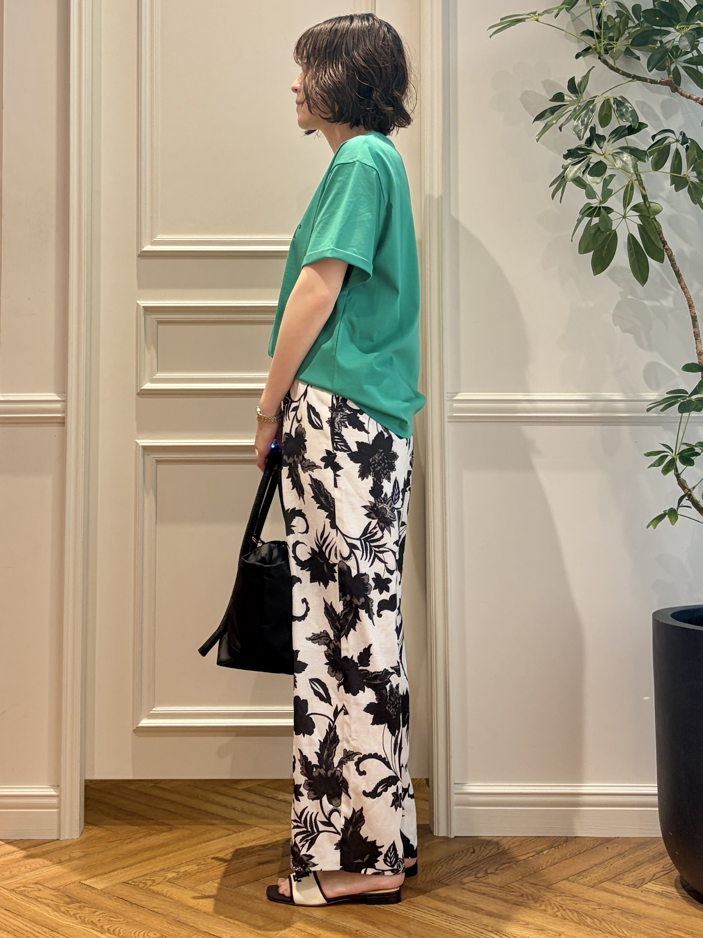 nakaoさんの「DRESSTERIOR｜【ウォッシャブル】ボタニカルプリント イージーワイドパンツ」を使ったコーディネート