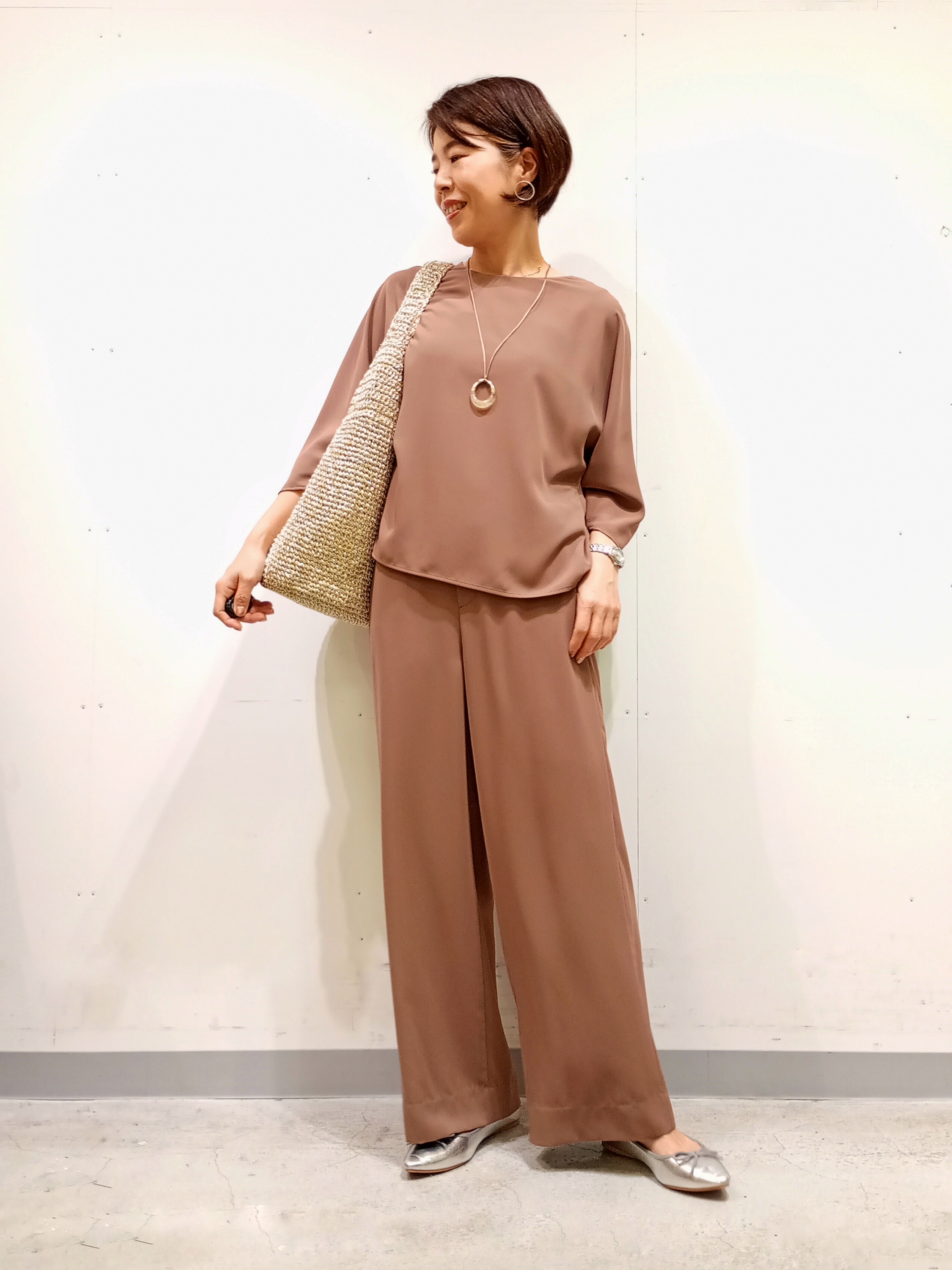 Kさんの「INDIVI｜【さらに軽く軽快！／着る日傘】ドルマントップス」を使ったコーディネート