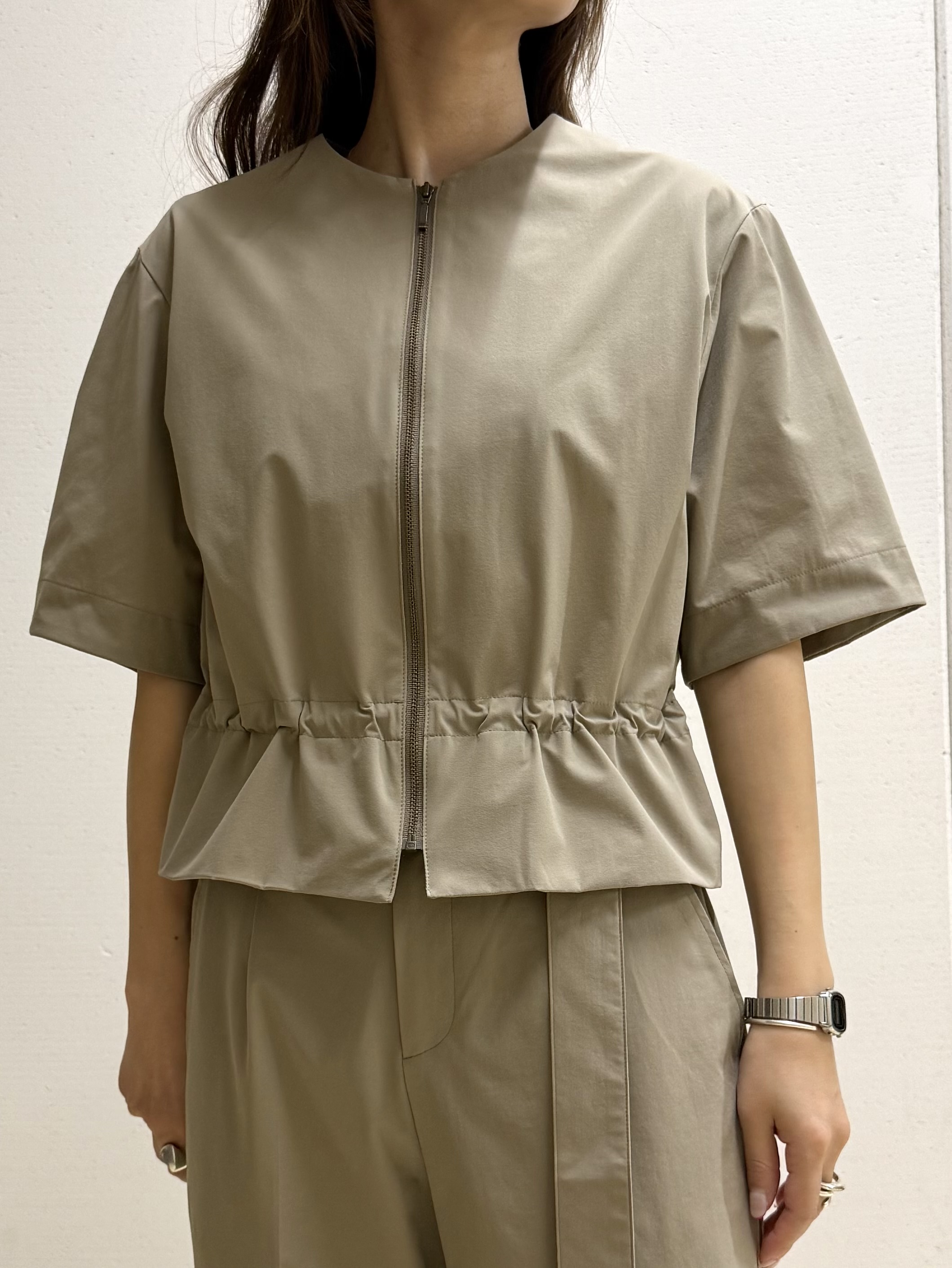 mamiさんの「INDIVI｜【UVケア／選べるグラフィック】スムースジャージTシャツ」を使ったコーディネート