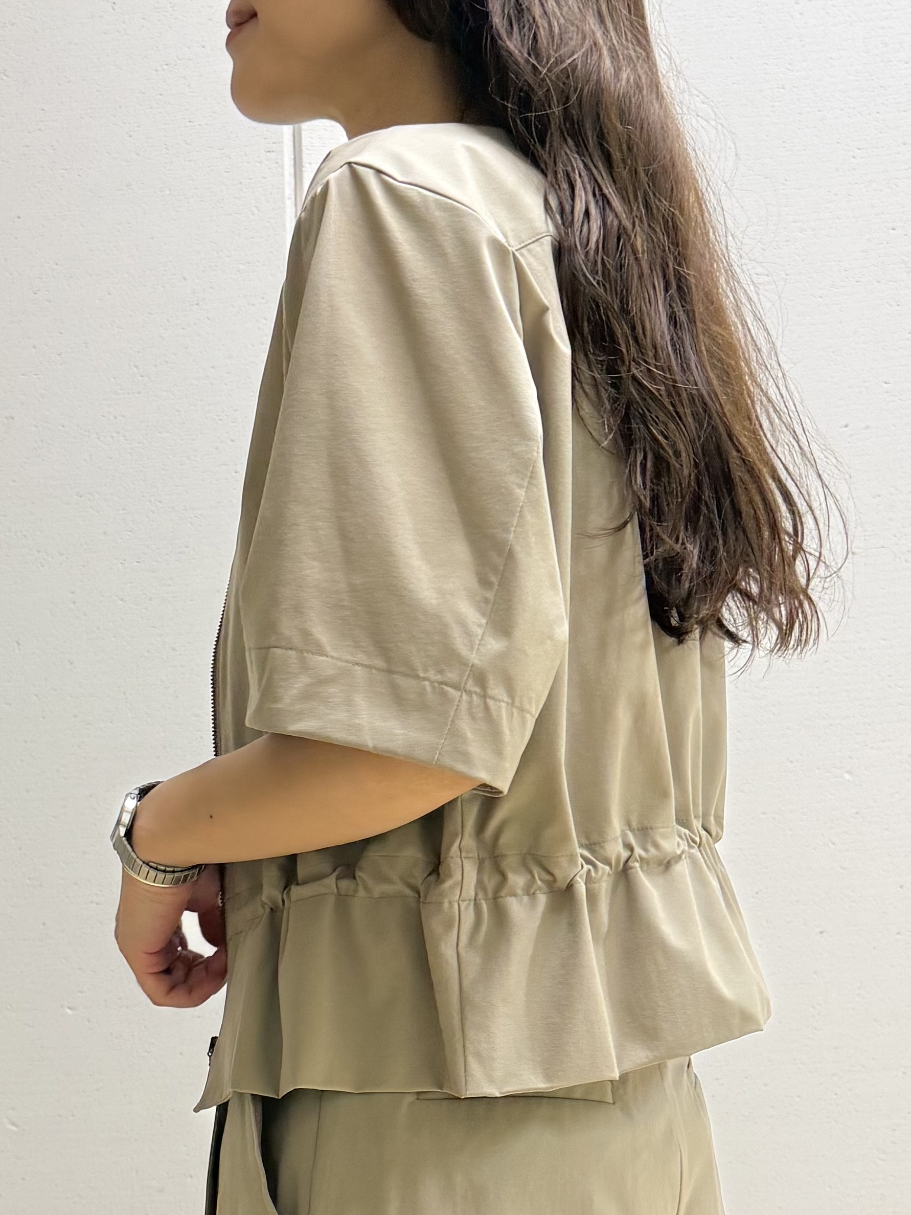 mamiさんの「INDIVI｜【UVケア／選べるグラフィック】スムースジャージTシャツ」を使ったコーディネート