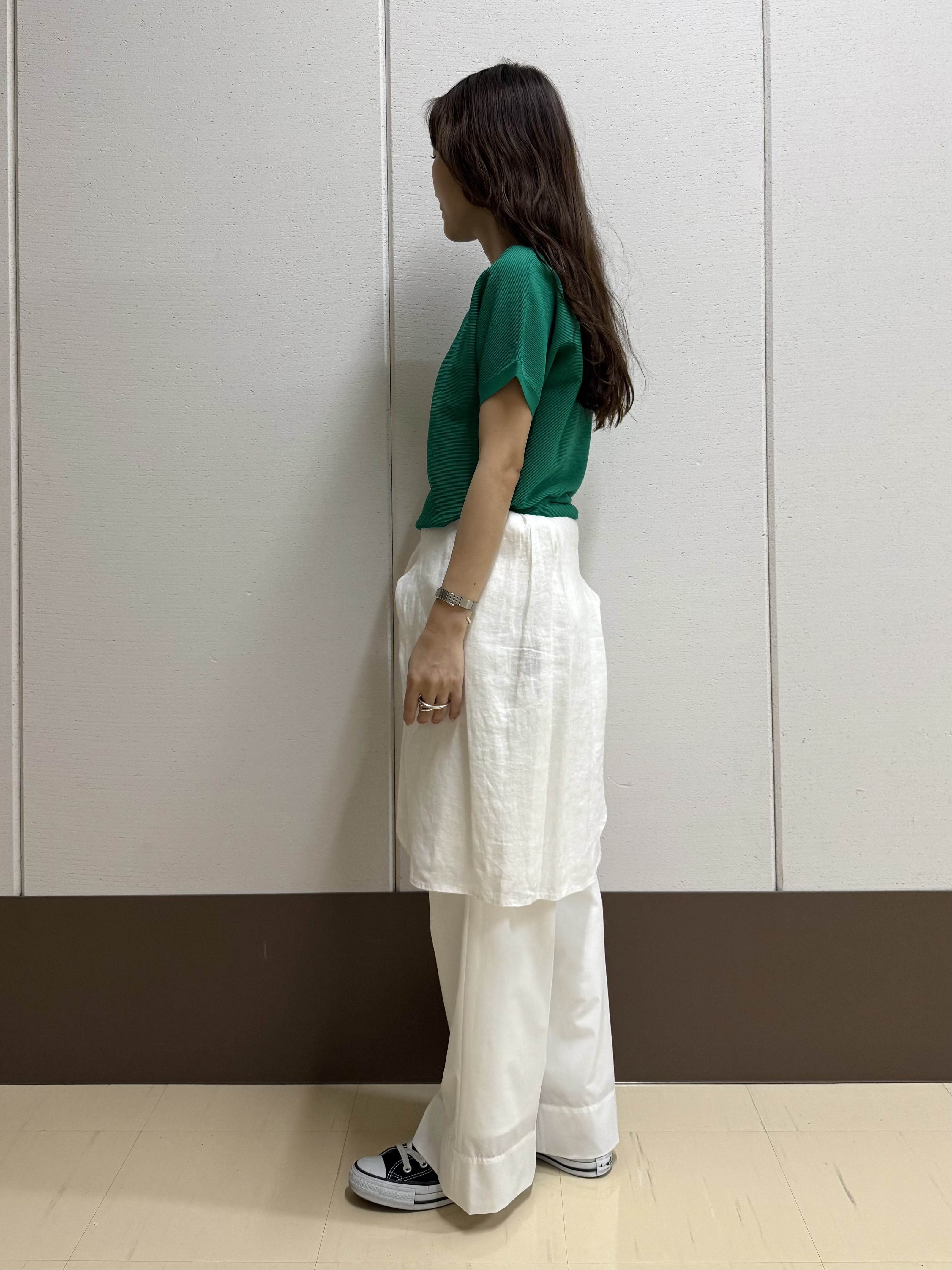 mamiさんの「INDIVI｜【洗える】ガーター編みVネックニットT」を使ったコーディネート