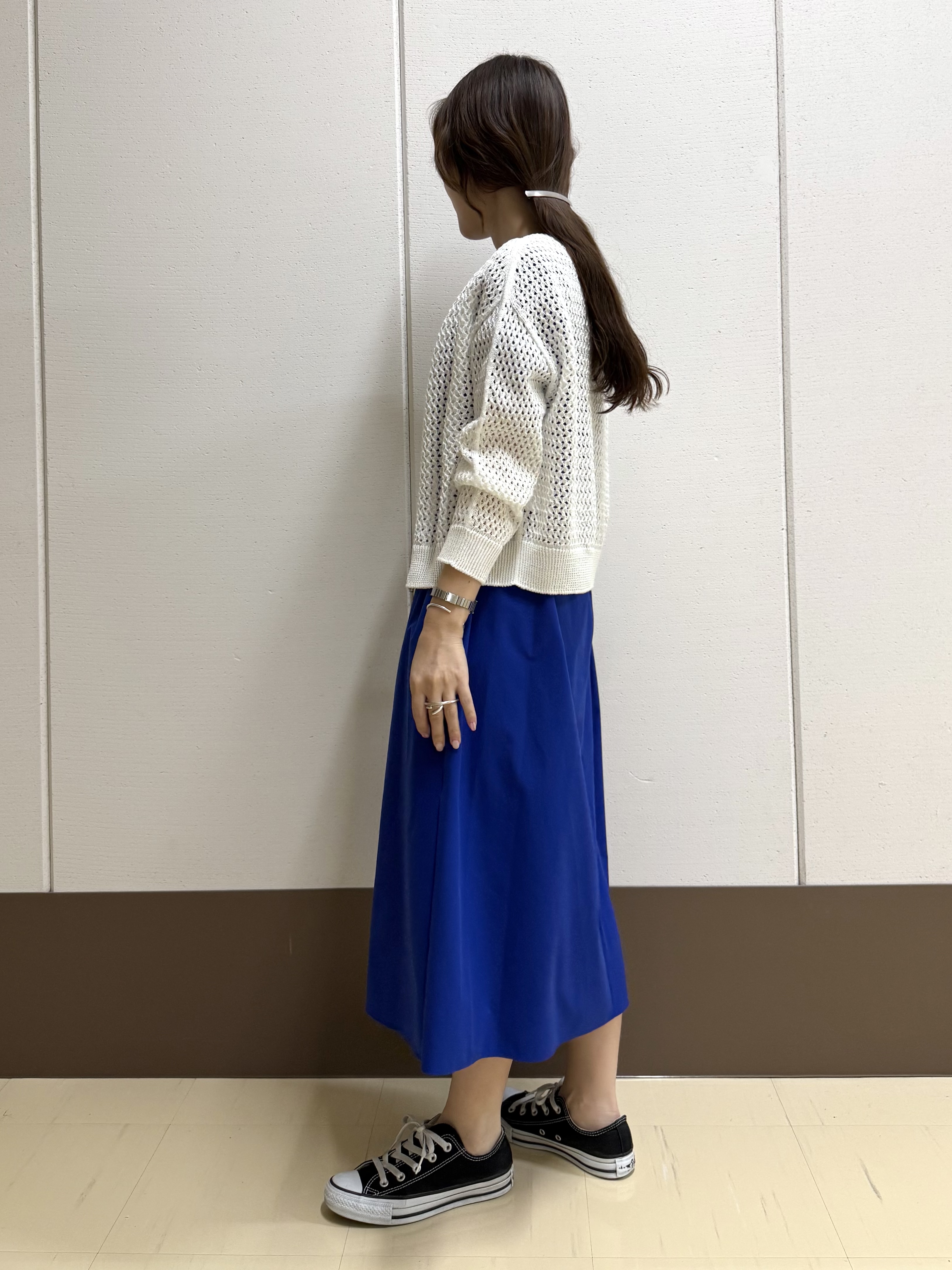 mamiさんの「INDIVI｜【撥水／UVケア／SETUP可能】軽量ベルト付きAラインワンピース」を使ったコーディネート
