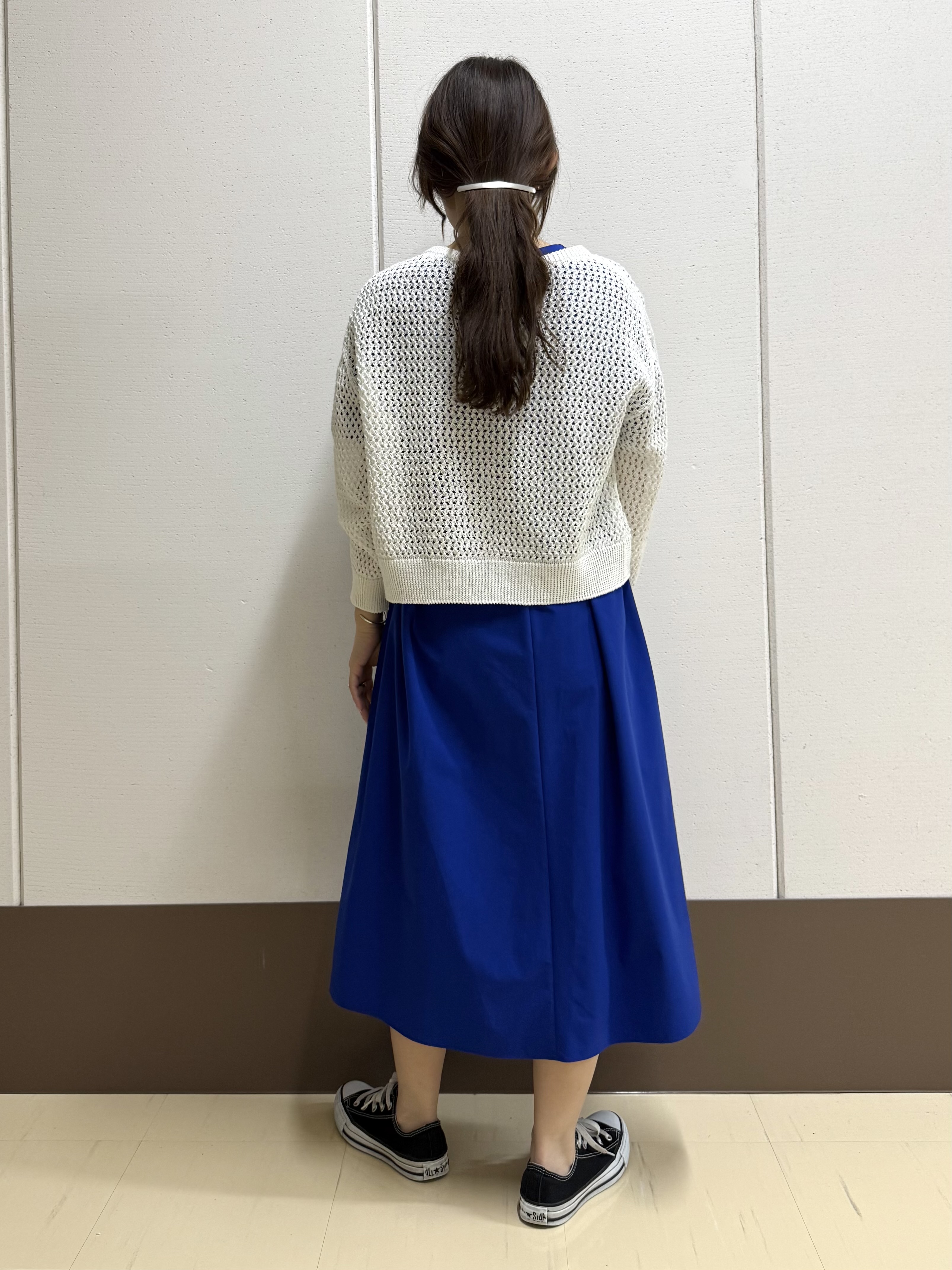 mamiさんの「INDIVI｜【撥水／UVケア／SETUP可能】軽量ベルト付きAラインワンピース」を使ったコーディネート