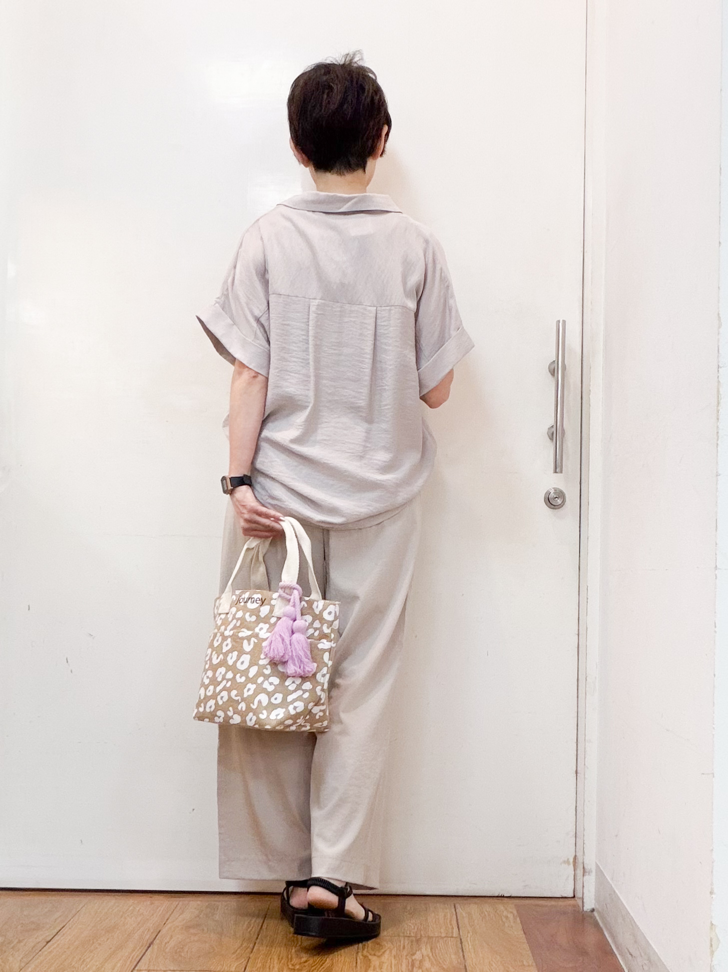 みぃさんの「SHOO･LA･RUE｜【ひんやり/S-LL/洗濯機可】インせず着られる 裾タック スキッパーシャツ」を使ったコーディネート