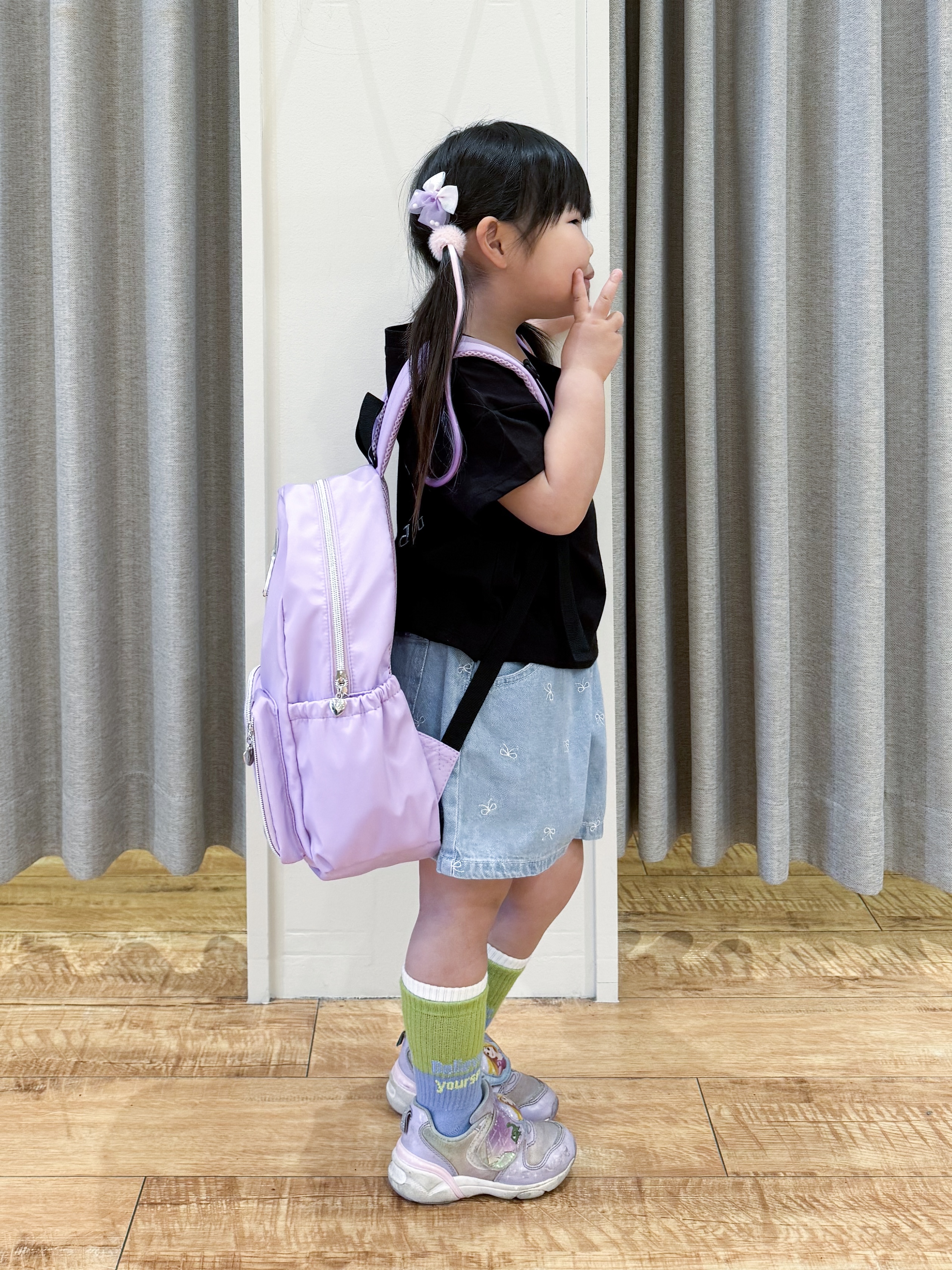 愛さんの「SHOO･LA･RUE｜【130-150cm】チャーム付きTシャツ」を使ったコーディネート