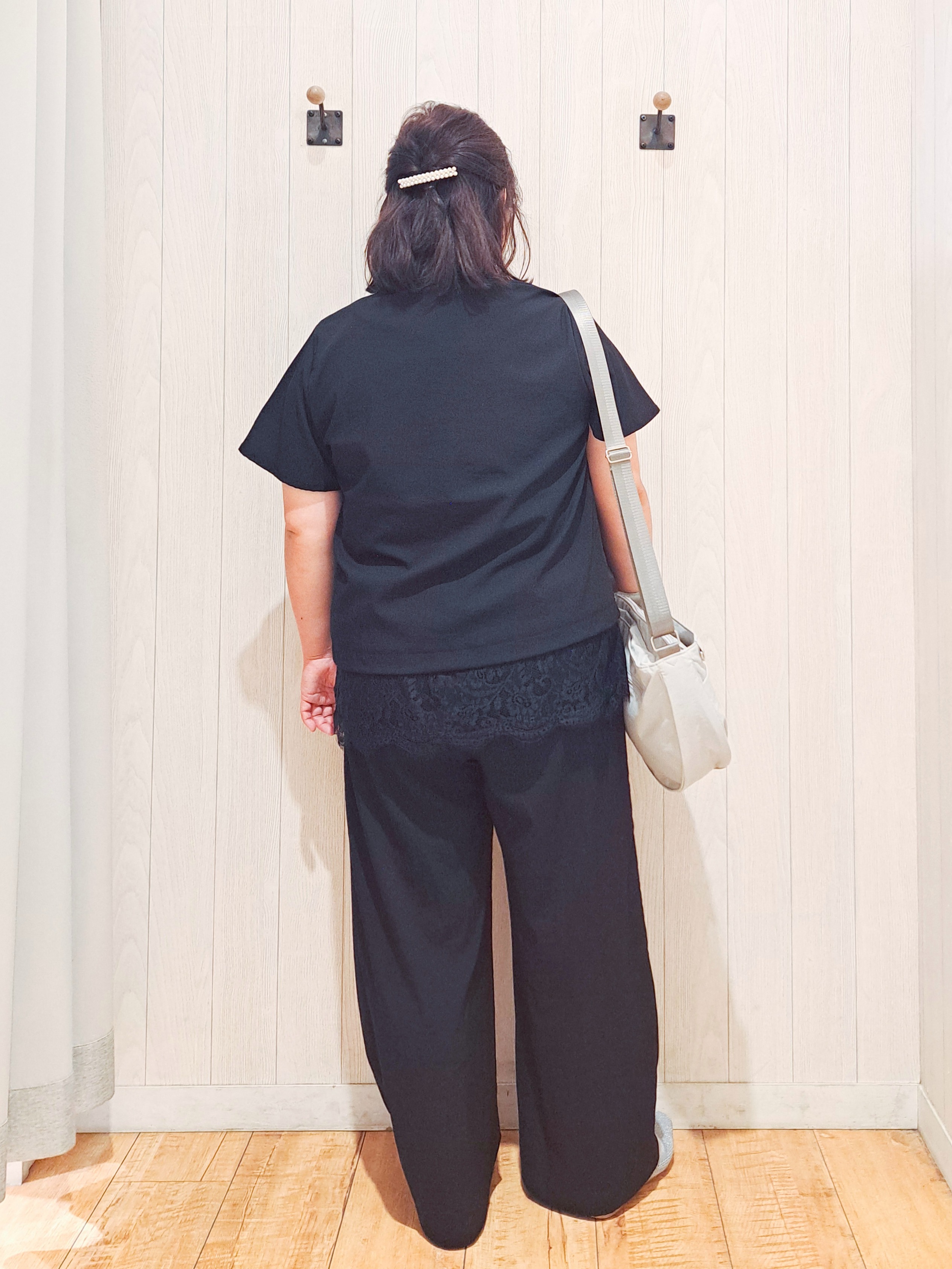 kotomiさんの「SHOO･LA･RUE｜【S-LL/洗濯機可】軽凛(かろりん)ひんやり スキッパー裾レースブラウス」を使ったコーディネート