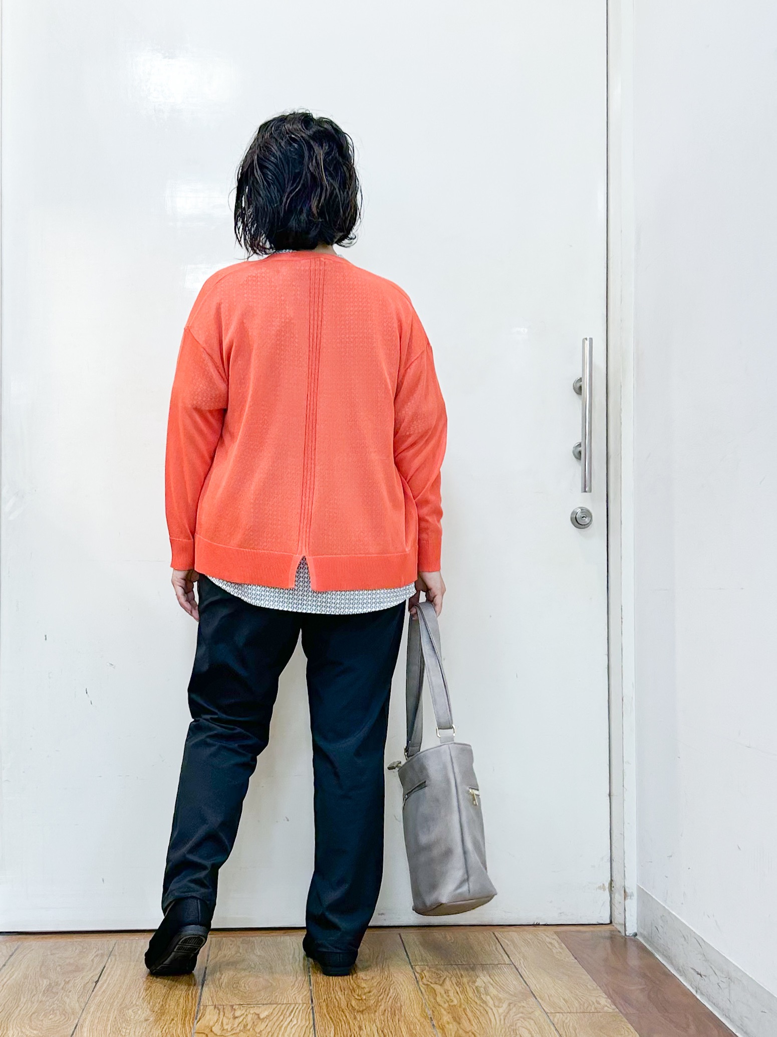 haruさんの「SHOO･LA･RUE｜【ひんやり/洗濯機可/S-LL】オンにもオフにも マルチに使えるボタンレスカーディガン」を使ったコーディネート
