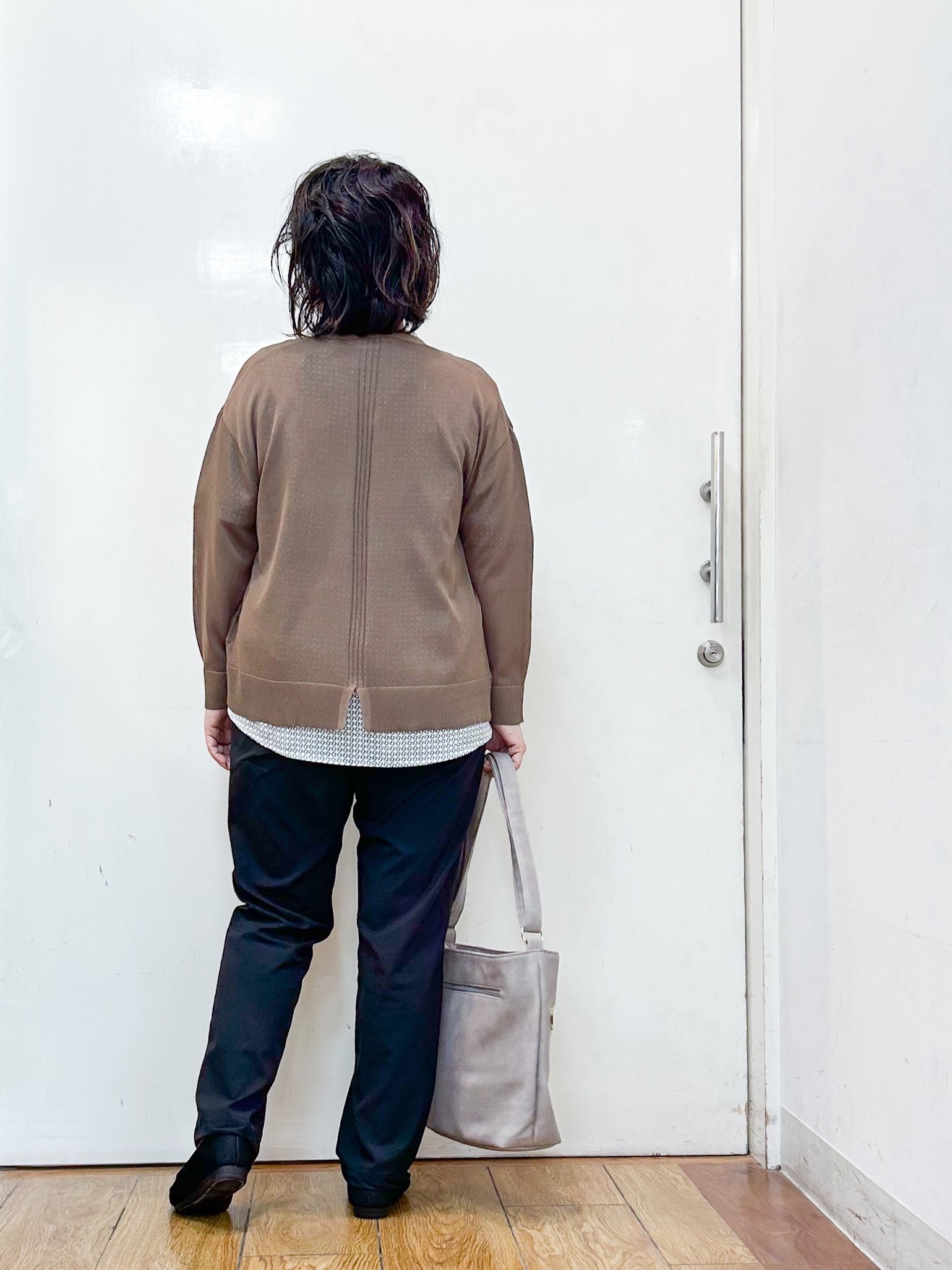 haruさんの「SHOO･LA･RUE｜【ひんやり/洗濯機可/S-LL】オンにもオフにも マルチに使えるボタンレスカーディガン」を使ったコーディネート