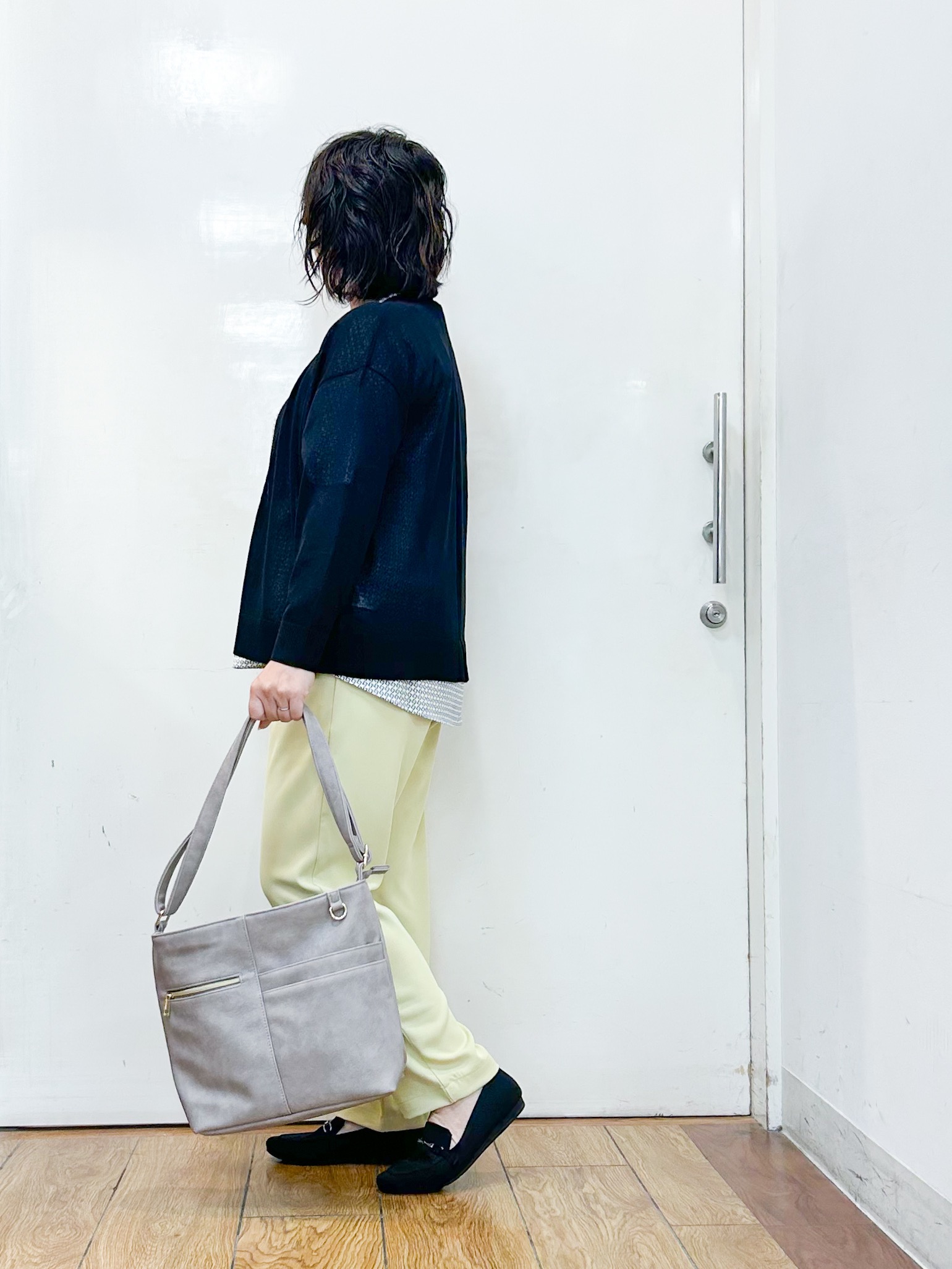 haruさんの「SHOO･LA･RUE｜【ひんやり/洗濯機可/S-LL】オンにもオフにも マルチに使えるボタンレスカーディガン」を使ったコーディネート