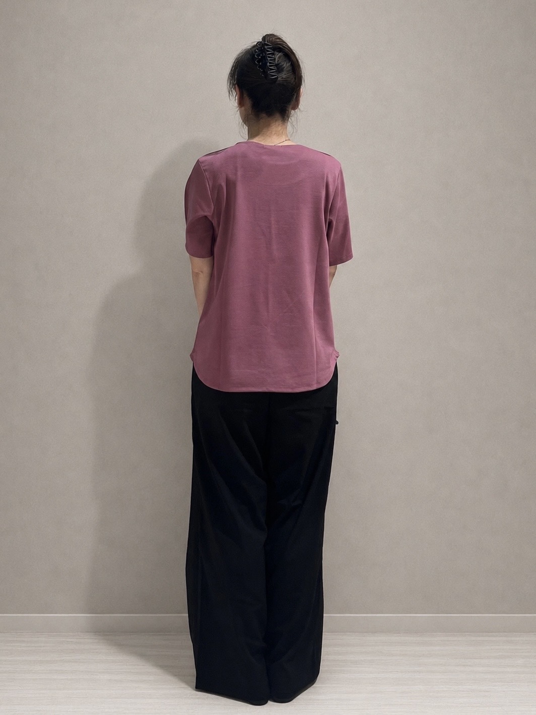 まつみさんの「SHOO･LA･RUE｜【2点セット/洗濯機可/S-LL】お袖パールがアクセント ネックレス付きトップス」を使ったコーディネート