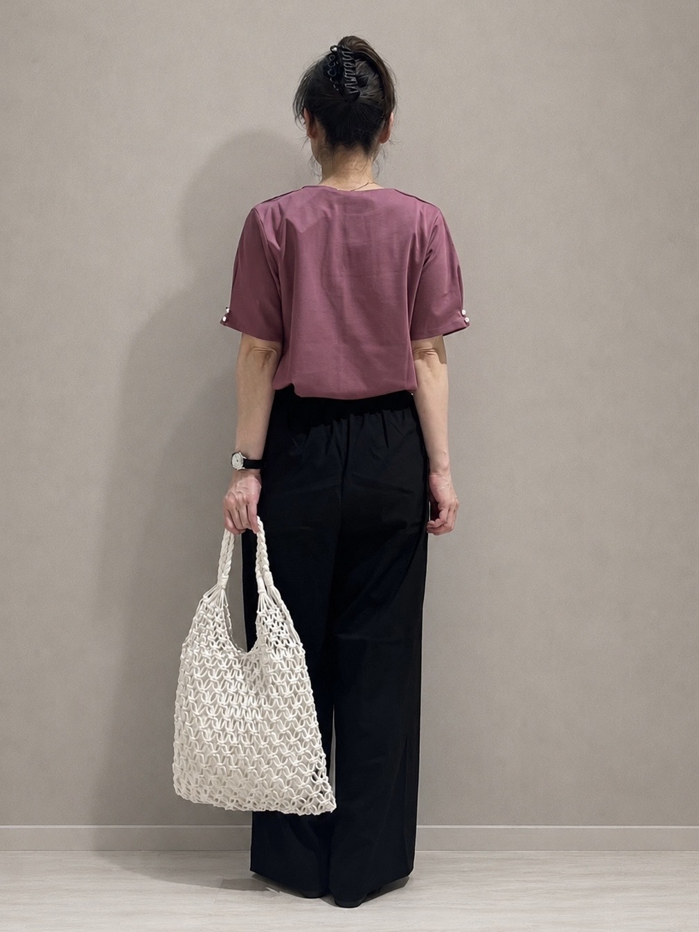 まつみさんの「SHOO･LA･RUE｜【2点セット/洗濯機可/S-LL】お袖パールがアクセント ネックレス付きトップス」を使ったコーディネート
